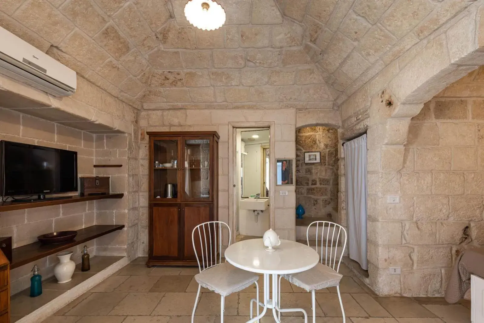 Economy Double Room in Albergo Diffuso Monopoli Economy Double Room in Albergo Diffuso Monopoli