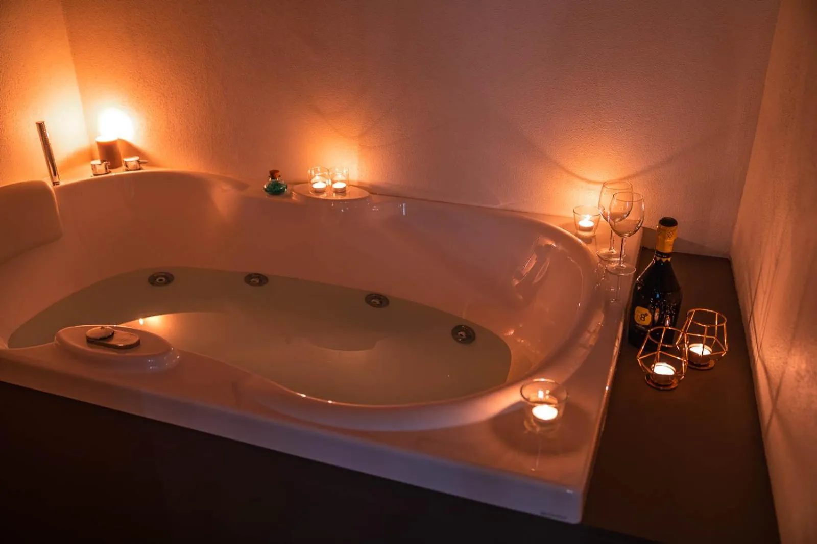 Hot Tub in Albergo Diffuso Monopoli