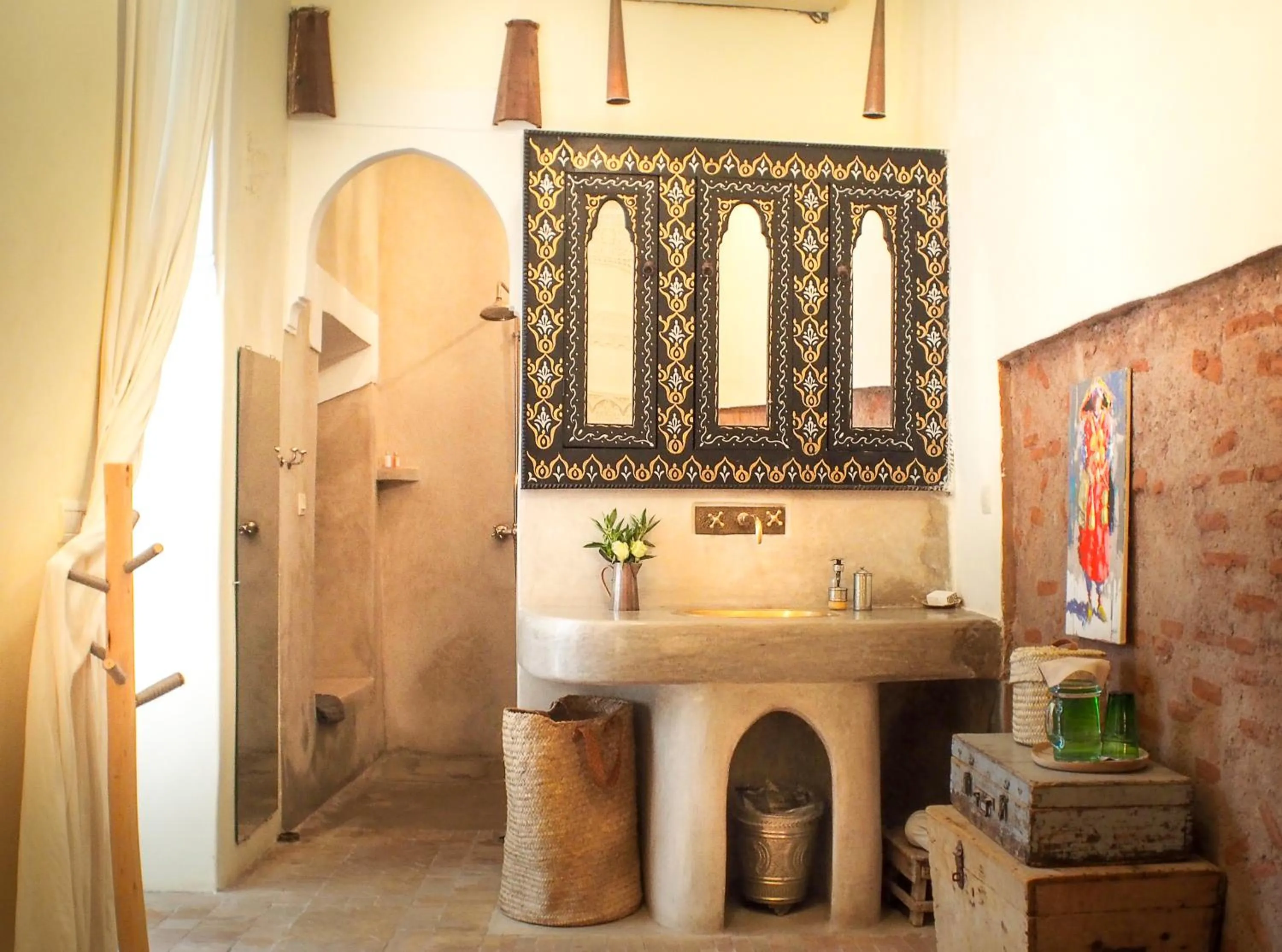 Shower in Riad Wabisabi