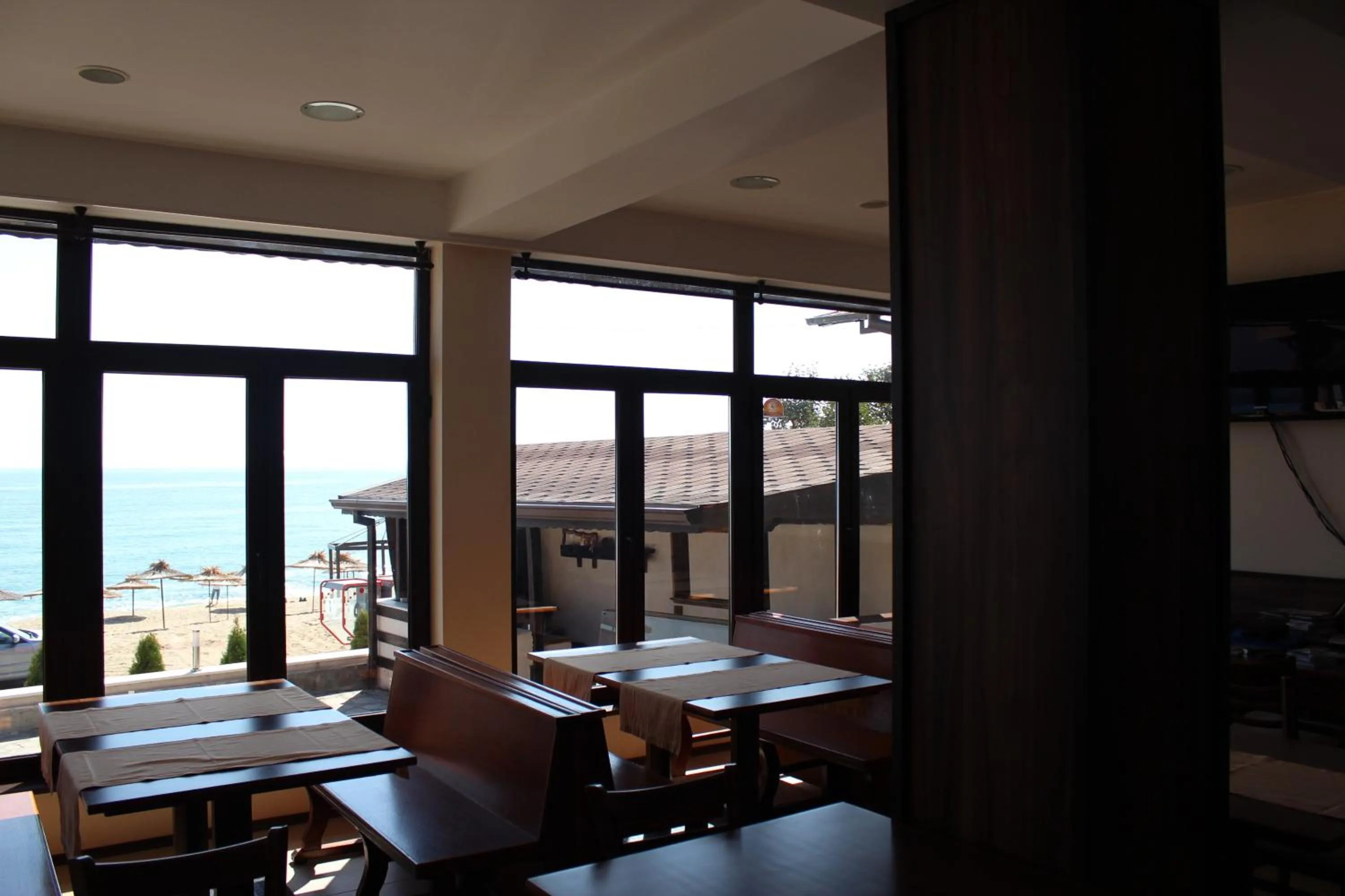 Restaurant/places to eat in Family Hotel Piter