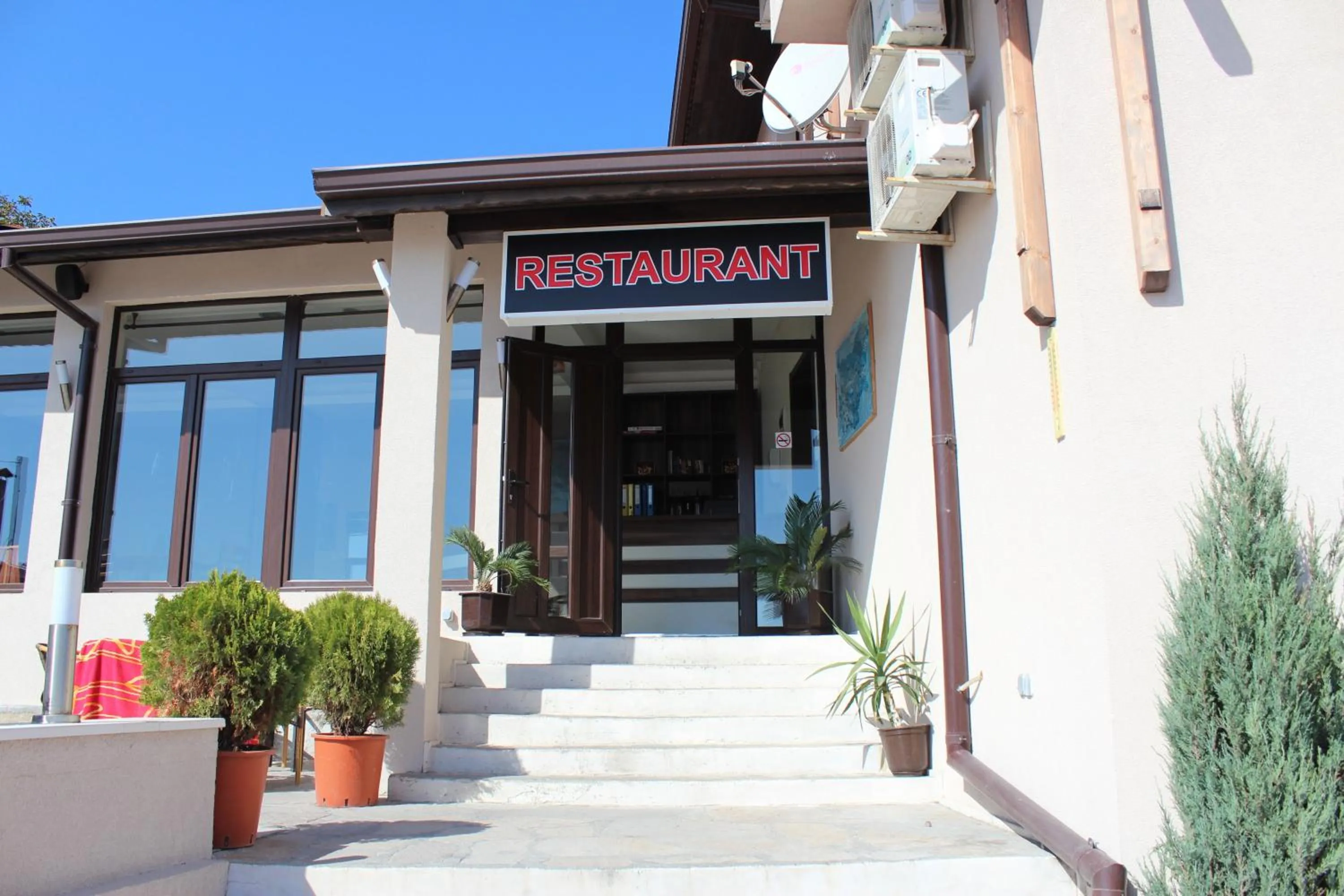 Facade/entrance in Family Hotel Piter