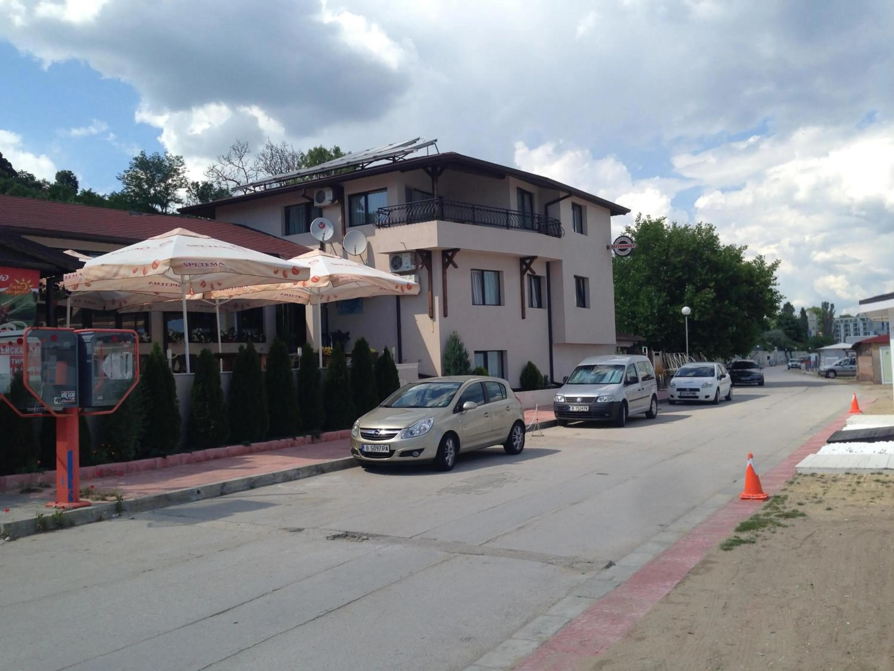 Facade/entrance in Family Hotel Piter