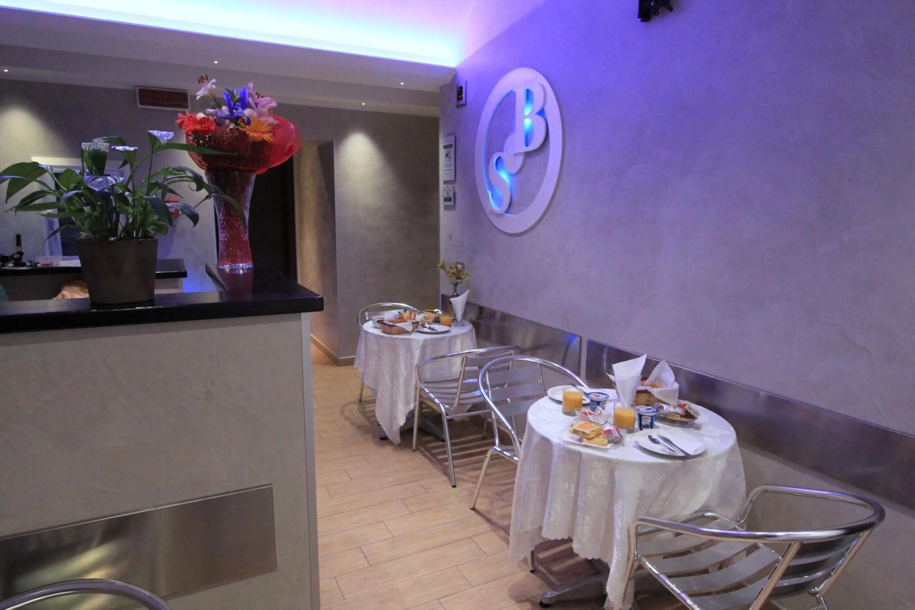 People in Buonarroti Suite