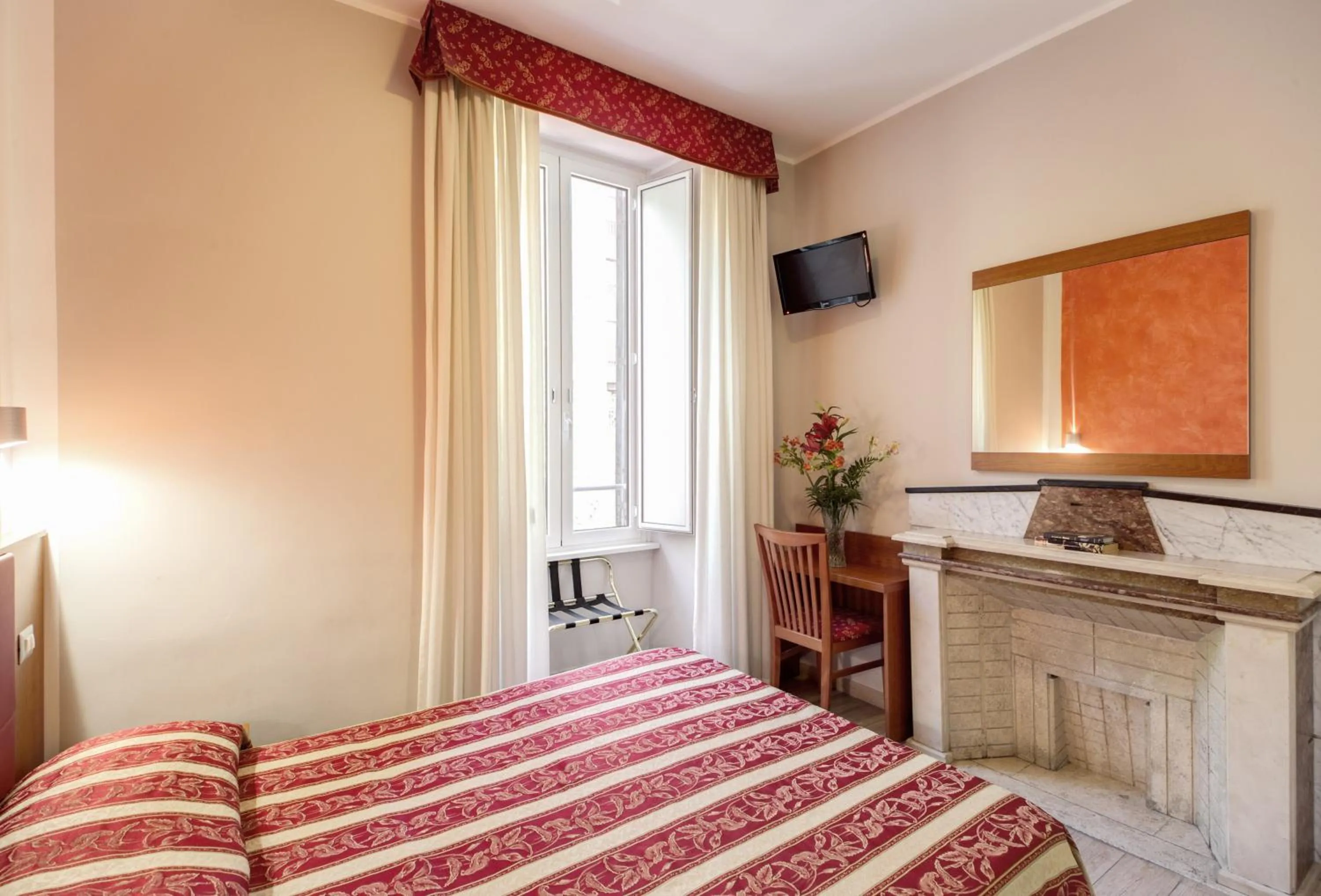 Bed in Buonarroti Suite