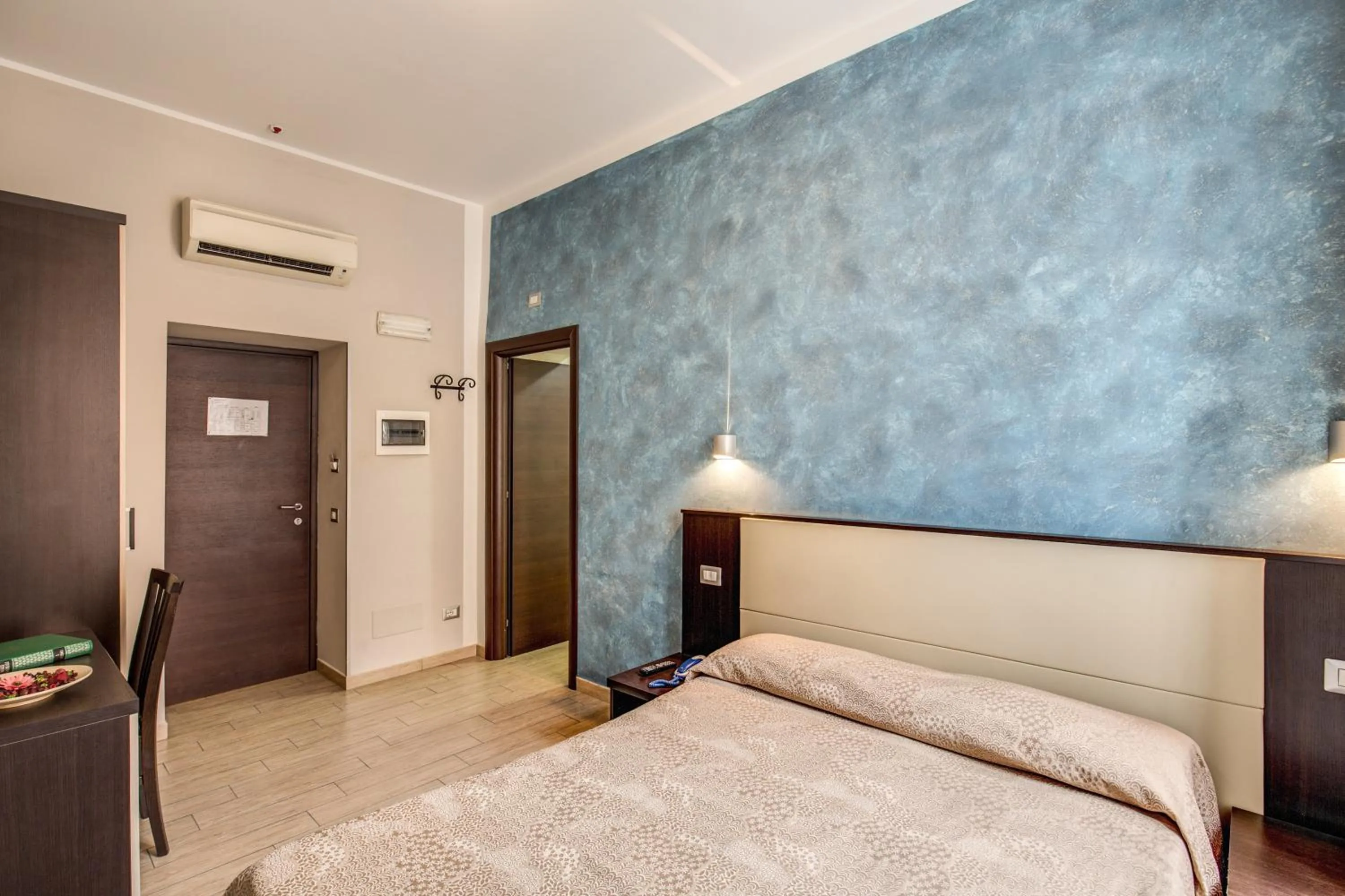 Bed in Buonarroti Suite