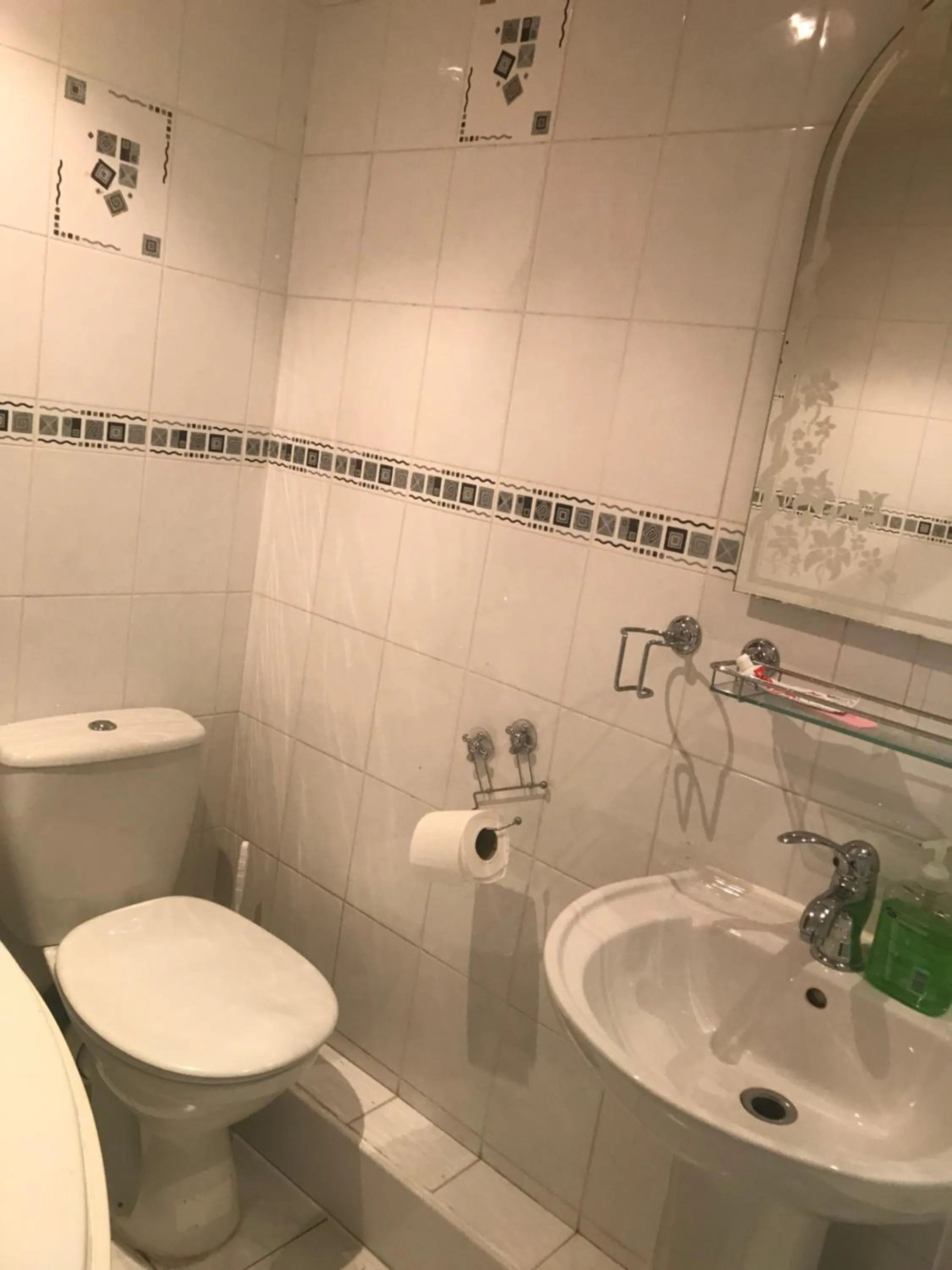 Toilet in Entire B&B