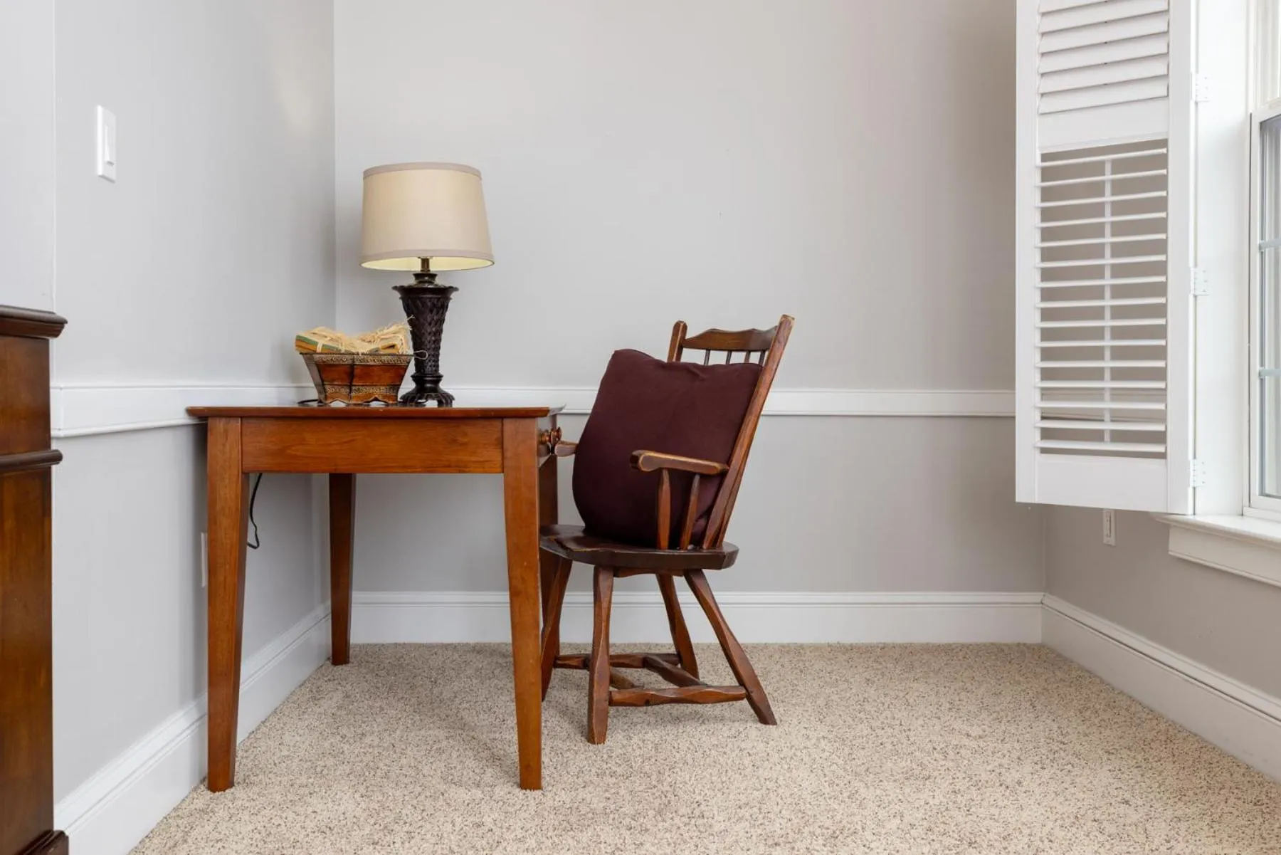 Seating area in Selinsgrove Inn