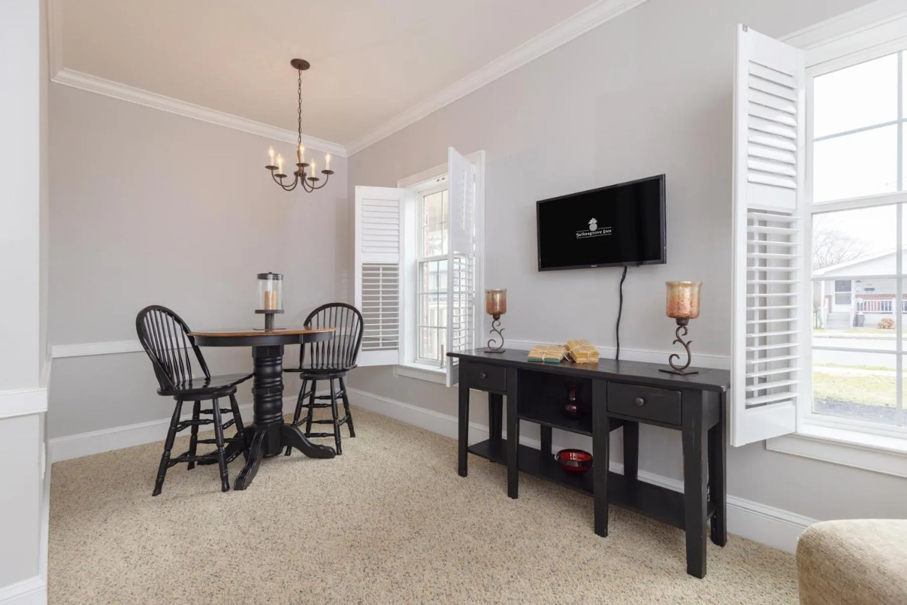 Seating area in Selinsgrove Inn