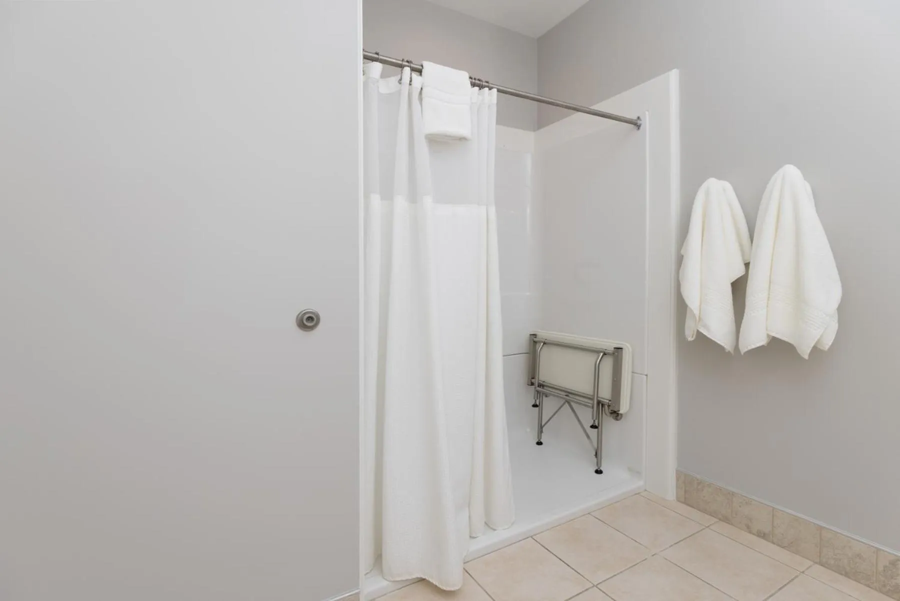 Shower in Selinsgrove Inn