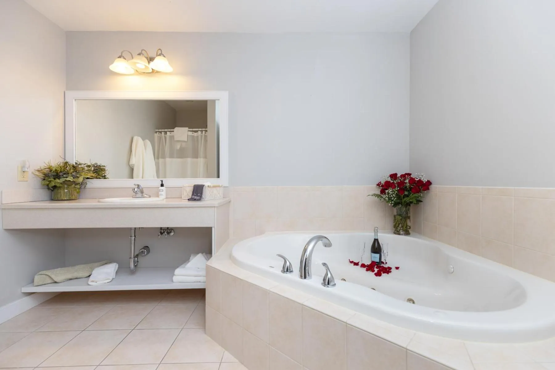 Hot Tub in Selinsgrove Inn