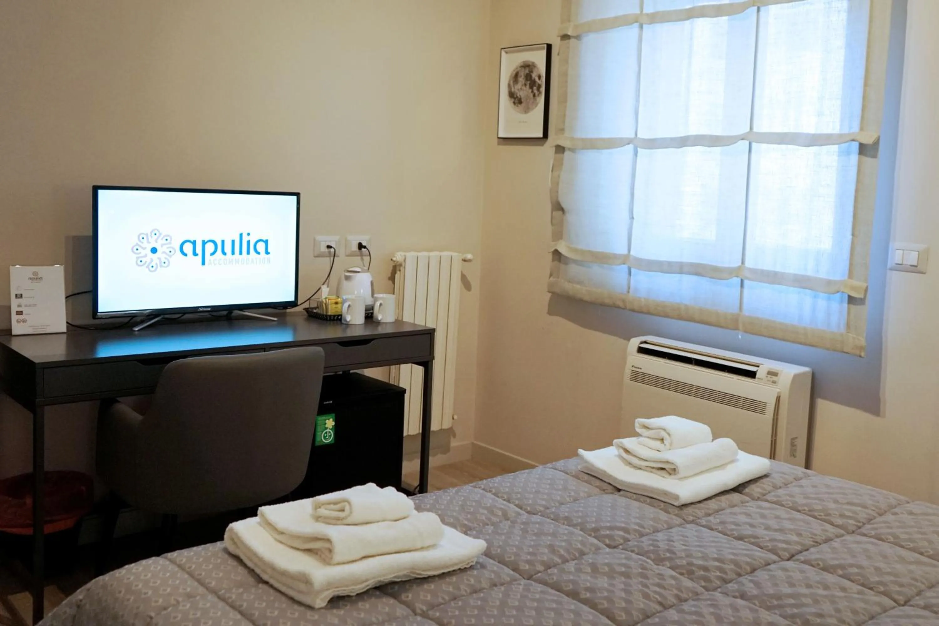 TV and multimedia, Bed in Re di Smirne by Apulia Accommodation
