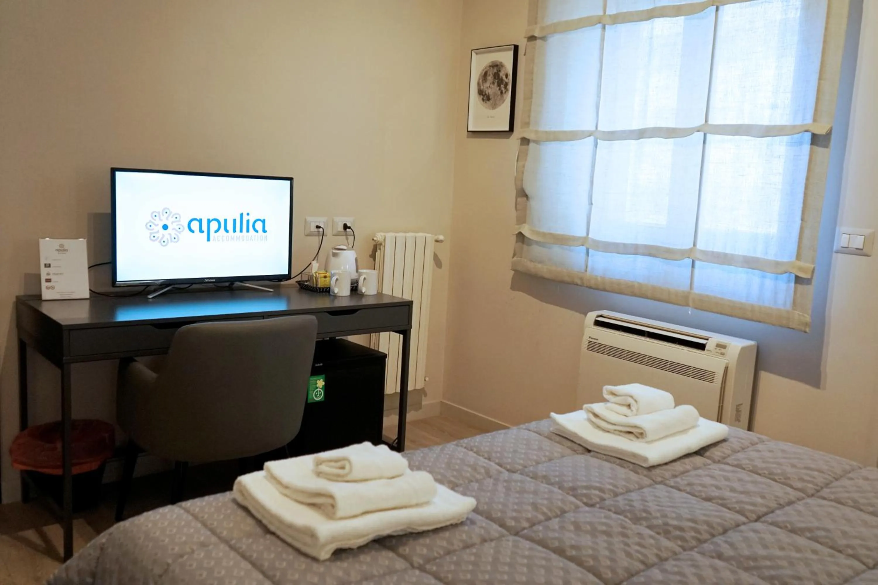 TV and multimedia, Bed in Re di Smirne by Apulia Accommodation