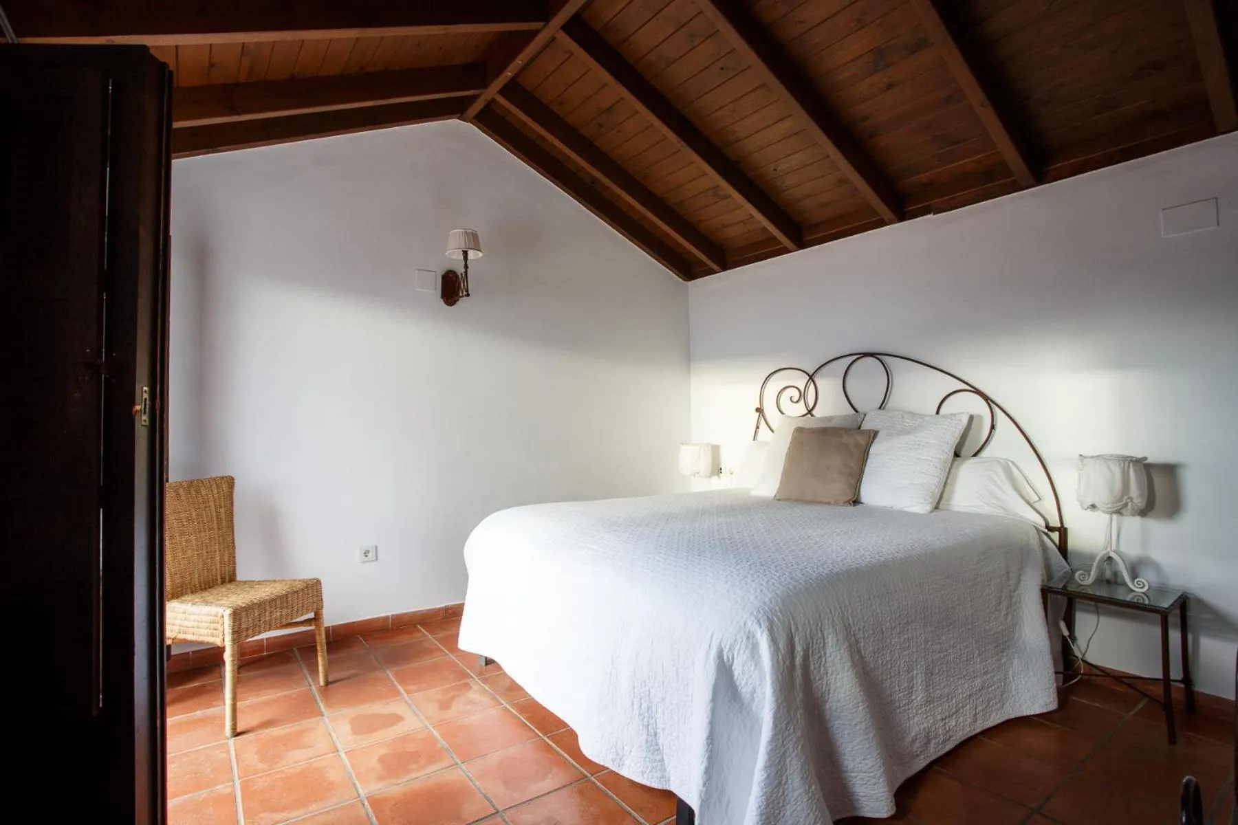 Bed in Apartamentos Los Patios de la Judería