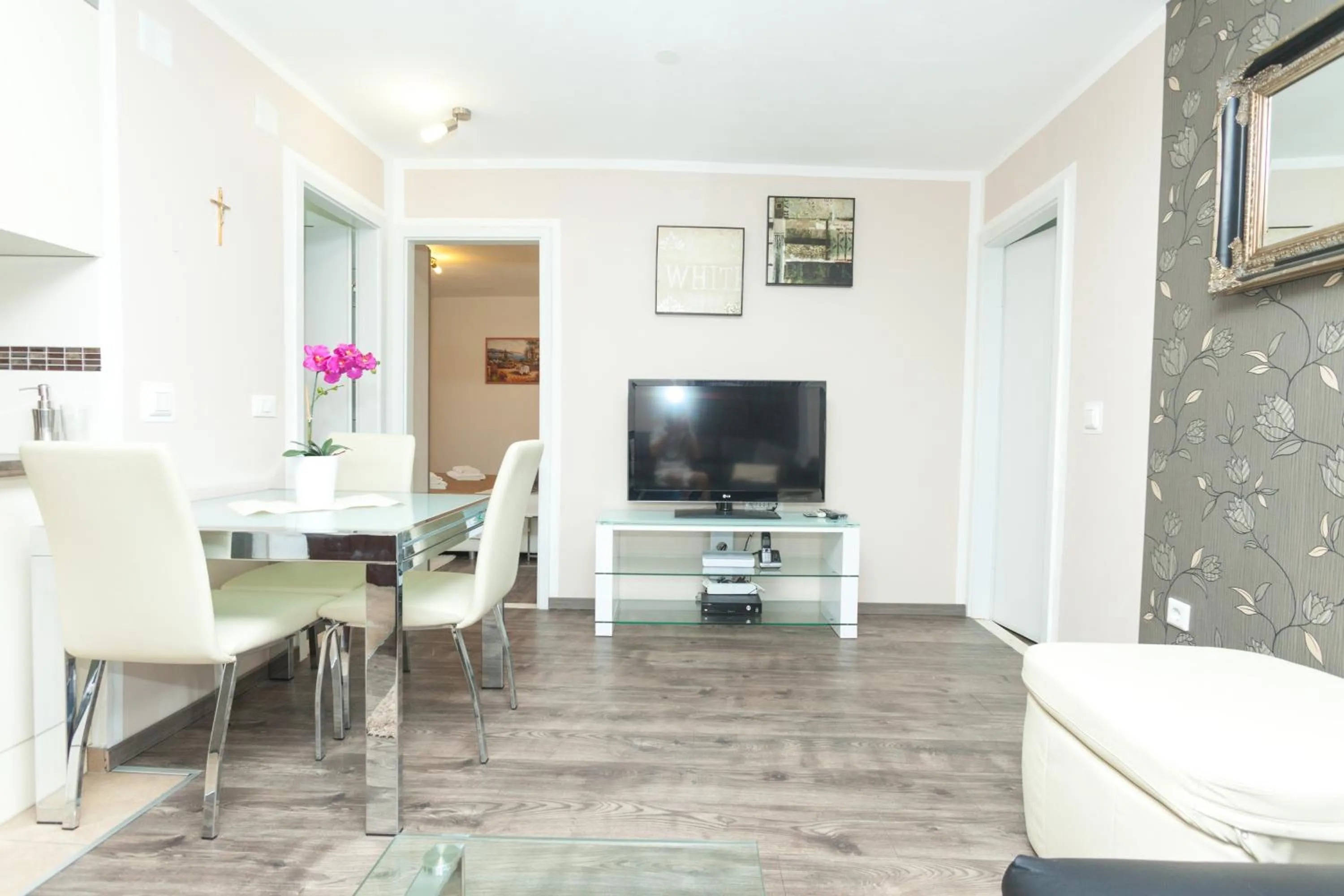 Dining area in Villa Toni Design Apartments