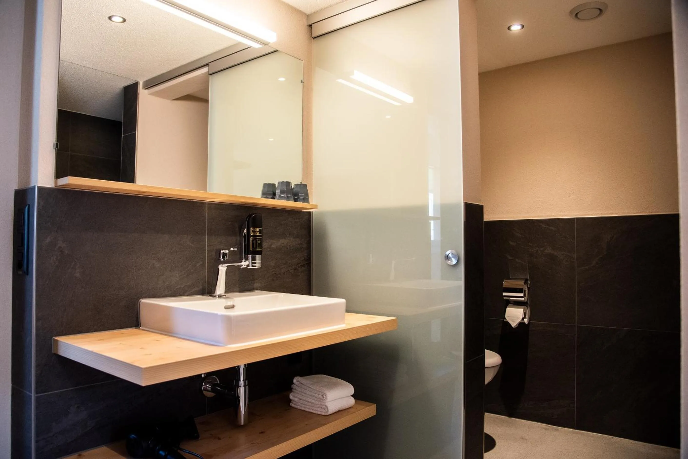 Bathroom in Eiger Lodge Chic