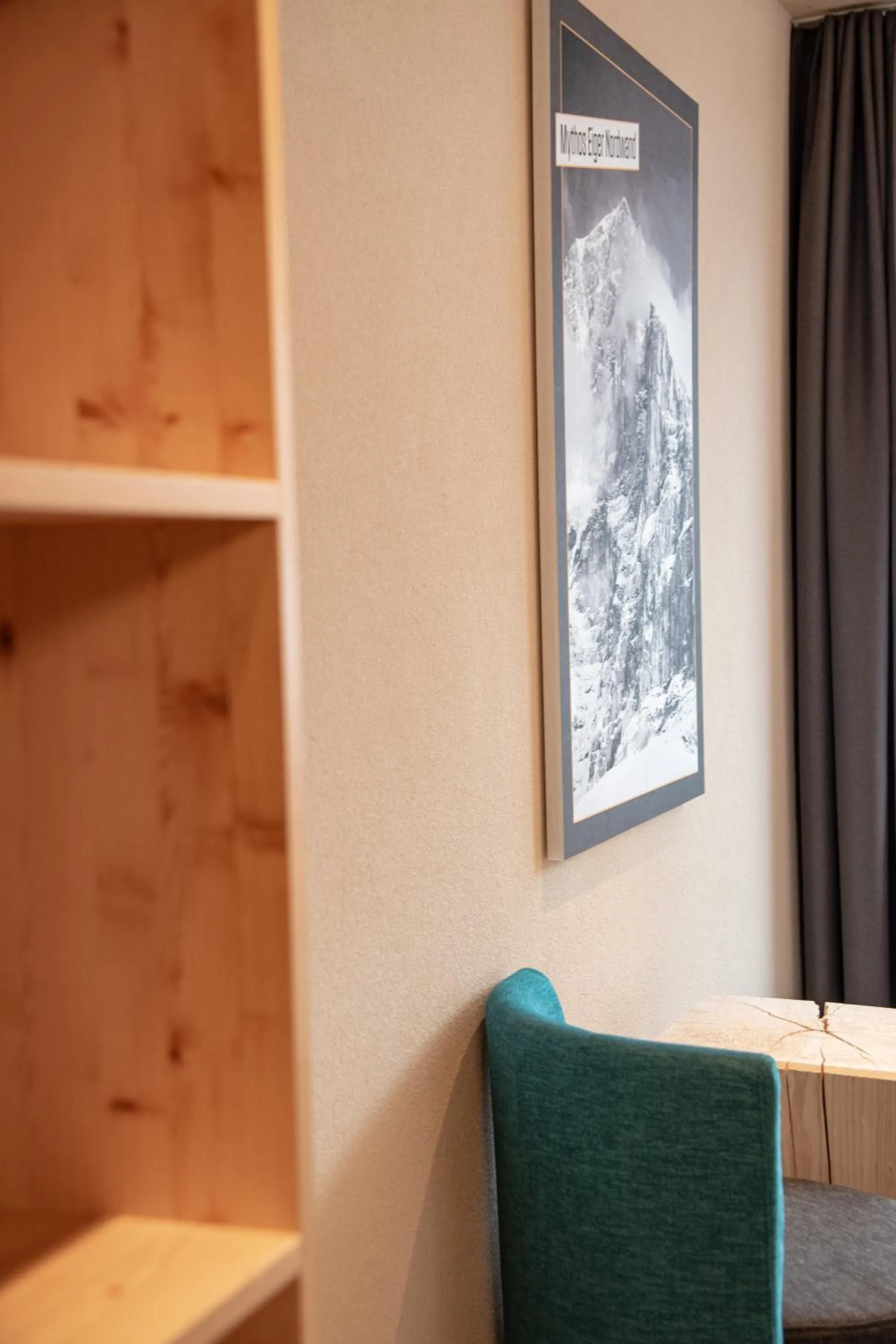 wardrobe in Eiger Lodge Chic