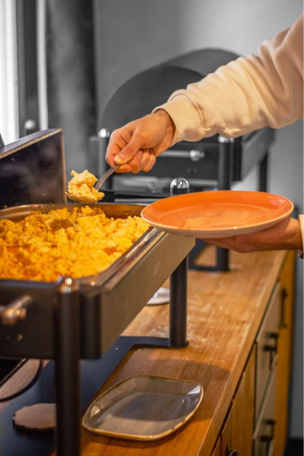Breakfast in Eiger Lodge Chic