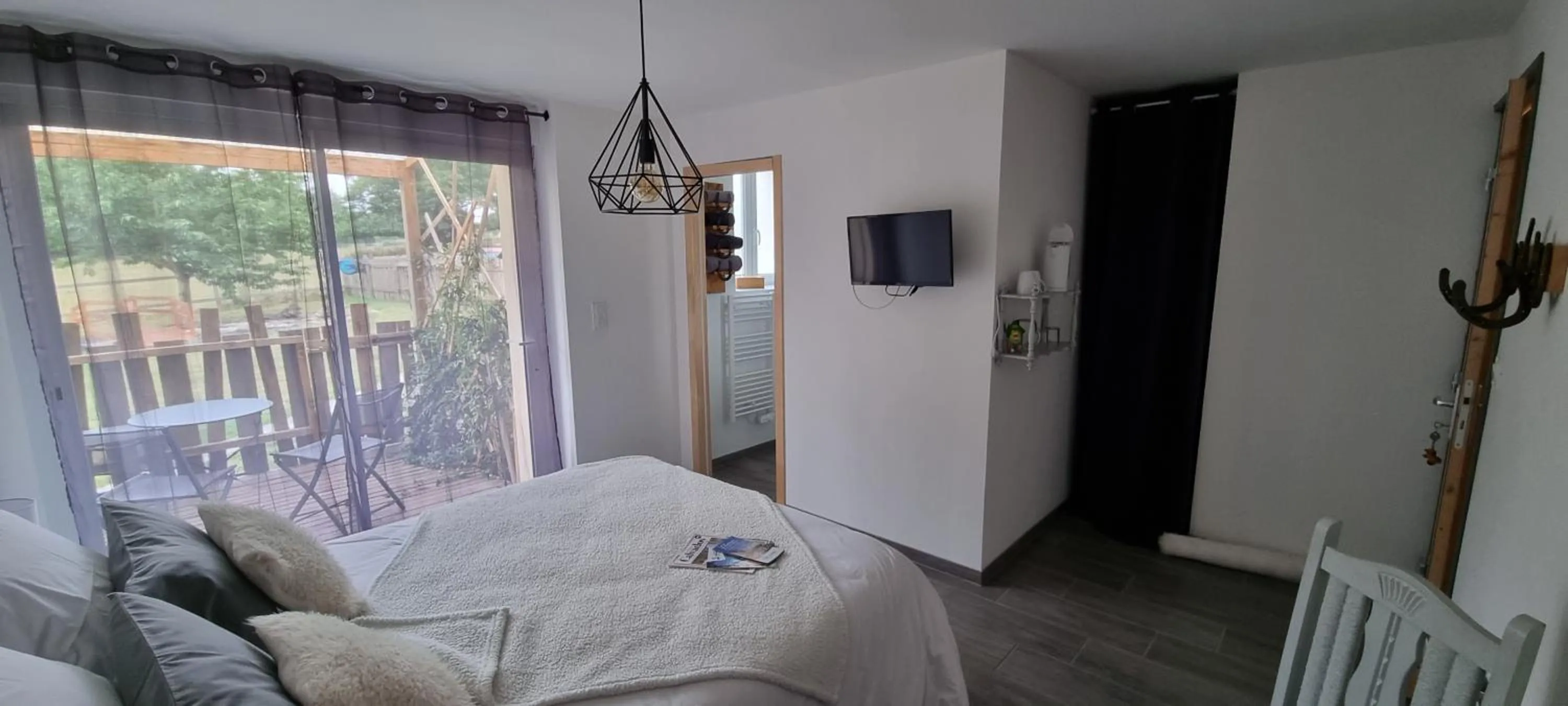 Bedroom, Bed in La Bergerie du Mesnil