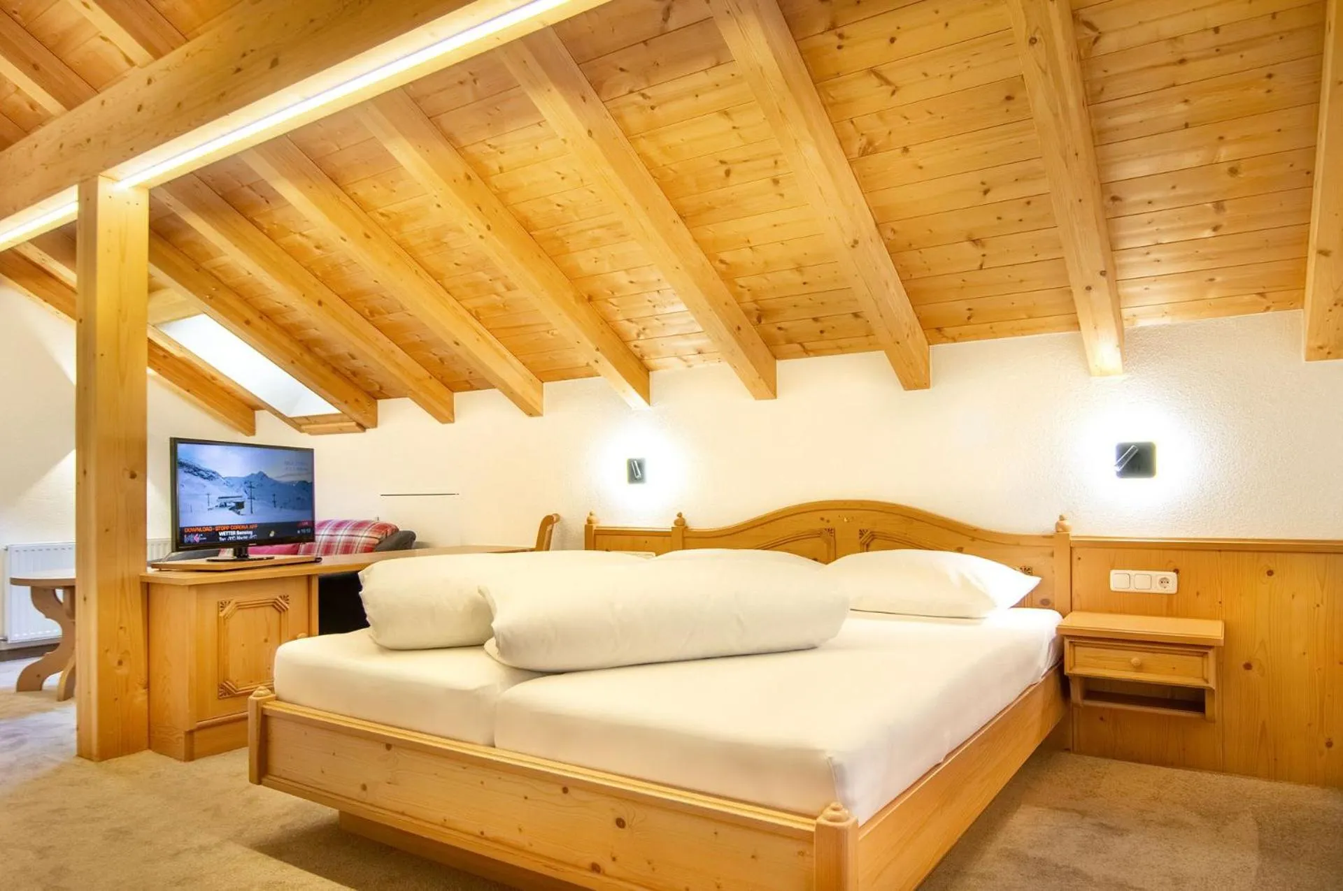 Photo of the whole room, Bed in Hotel Garni Waldschlössl