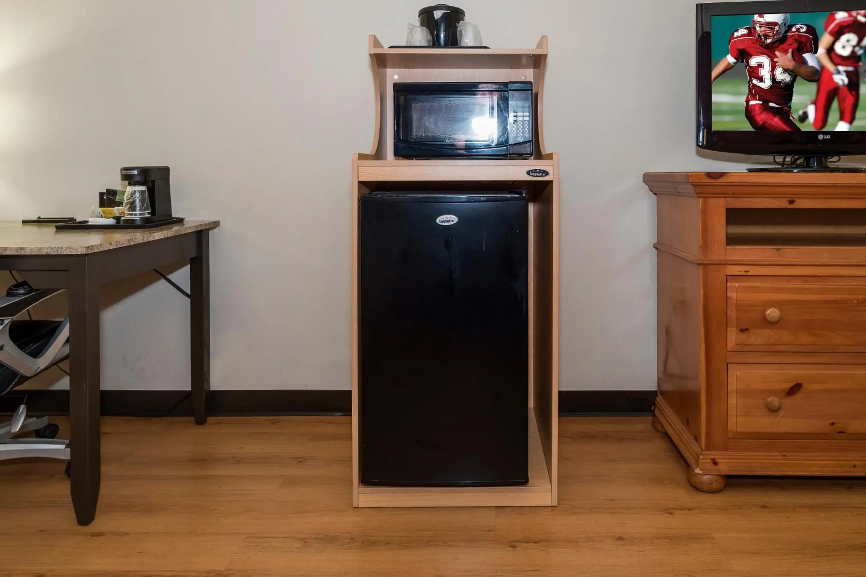 Suite King Room Non-Smoking in Red Roof Inn & Suites Stafford, VA Suite King Room Non-Smoking in Red Roof Inn & Suites Stafford, VA