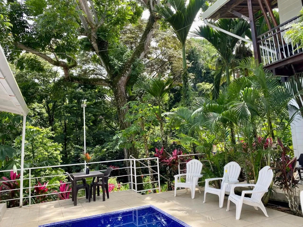 Ballena Dorada Lodge