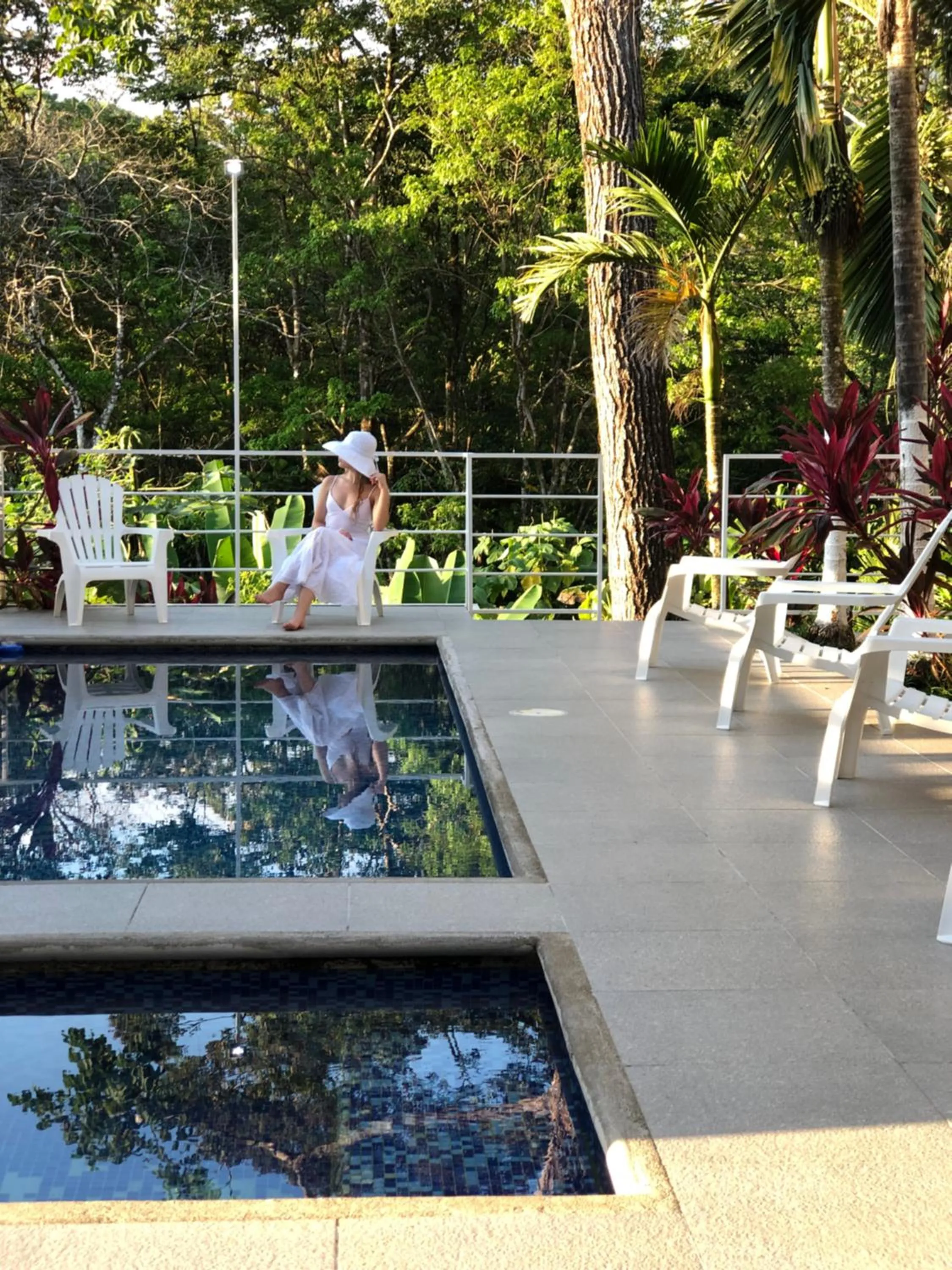 Swimming pool in Ballena Dorada Lodge