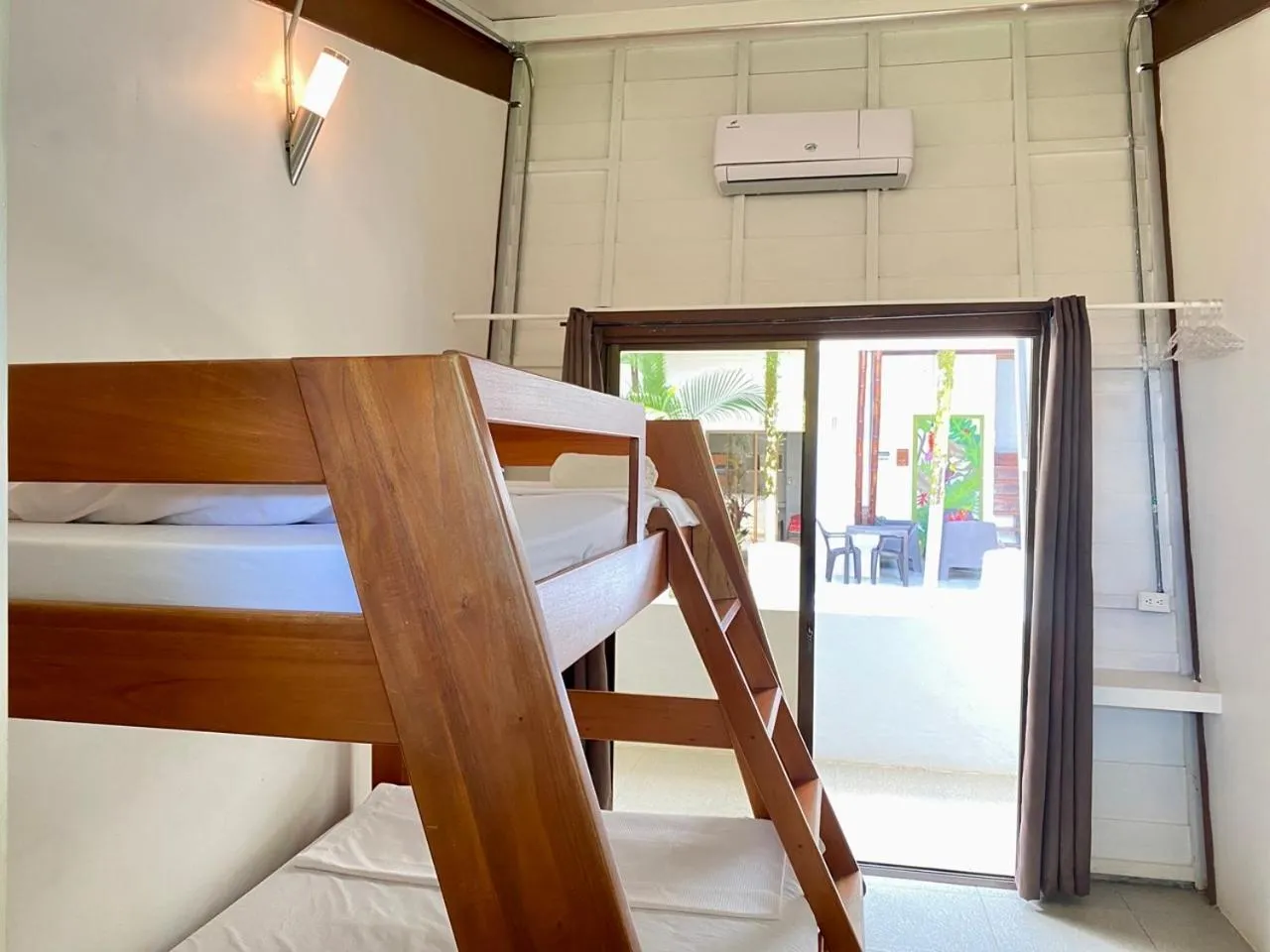 Bed in Ballena Dorada Lodge