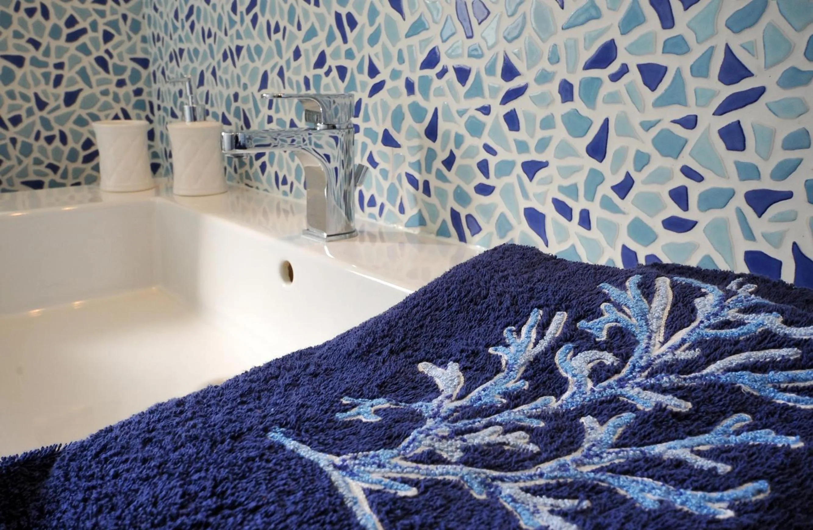 Decorative detail in La Darsena