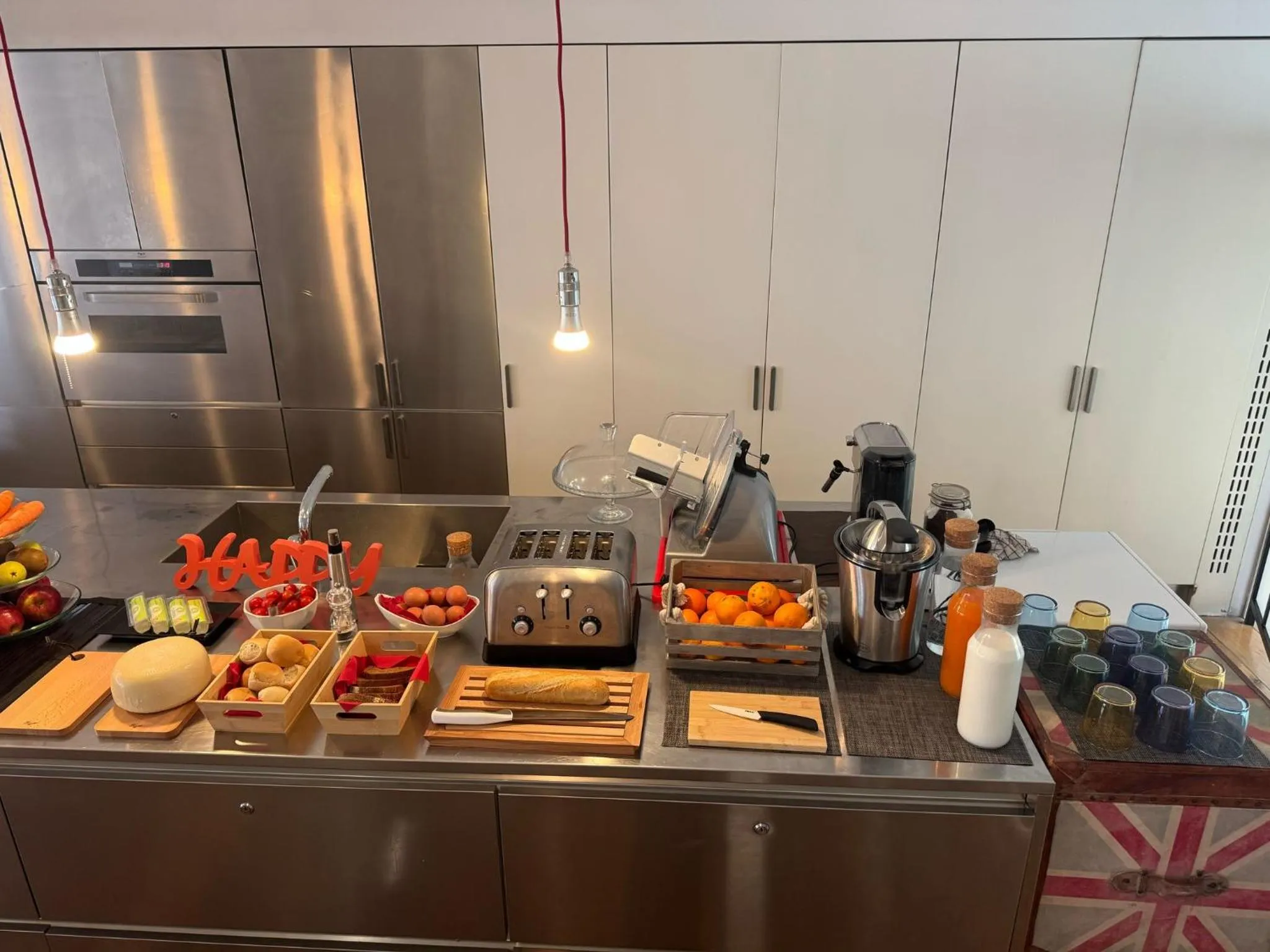 Food and drinks in Wrooms Guest House