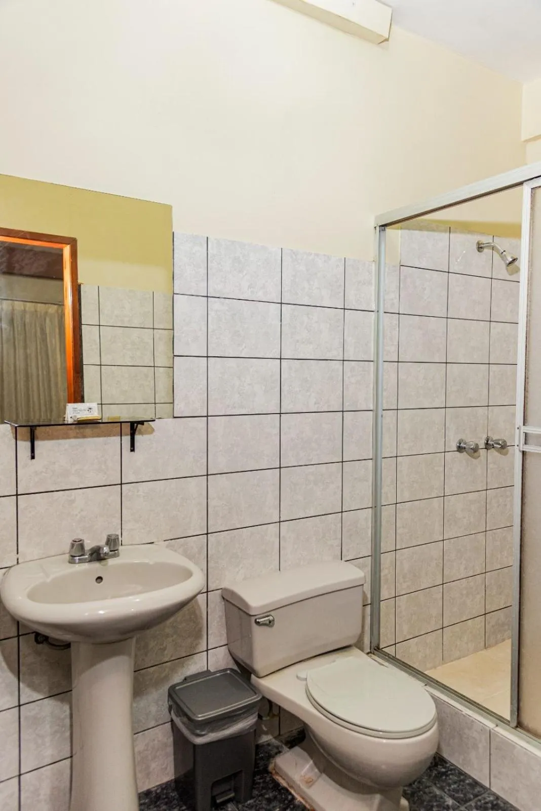 Shower in Hotel Oro Verde Iquitos