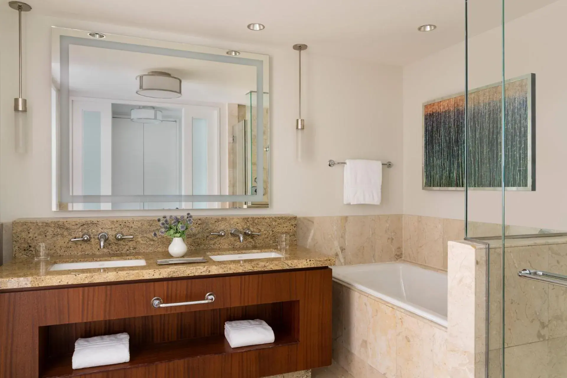 Accessible Room with Two Double Beds - City View in Four Seasons St. Louis Accessible Room with Two Double Beds - City View in Four Seasons St. Louis