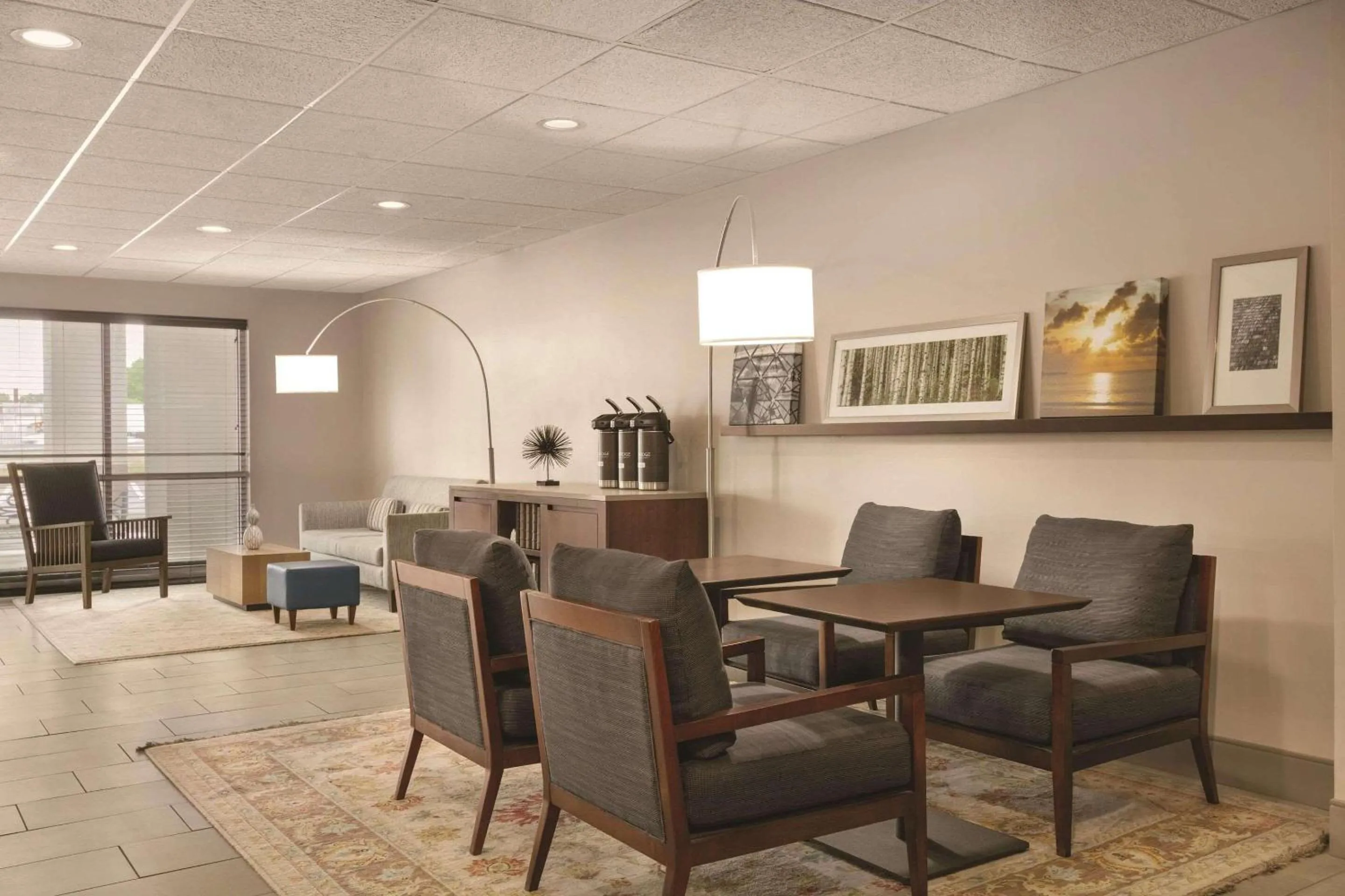 Lobby or reception in Country Inn & Suites by Radisson, Port Clinton, OH