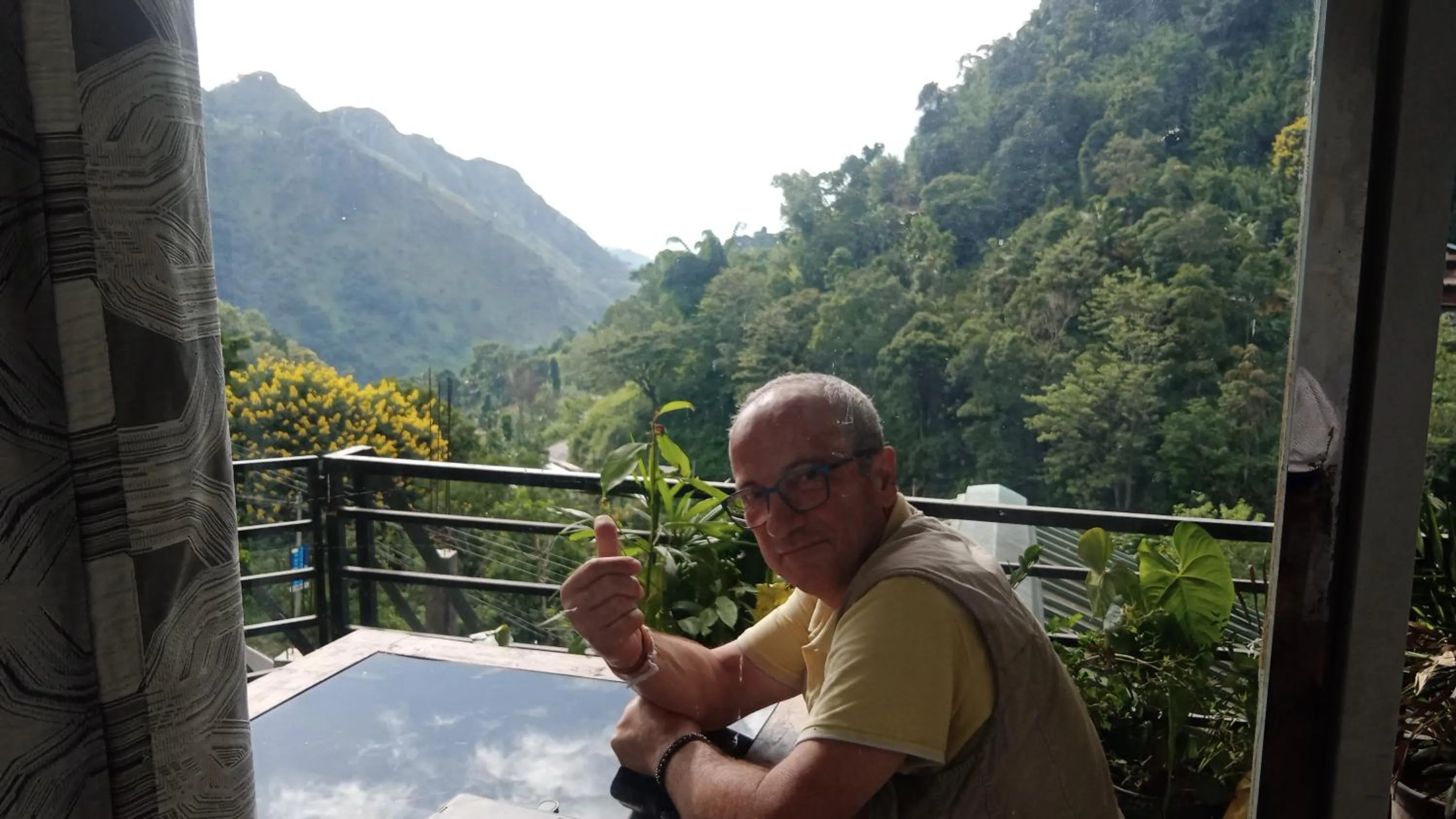 Ella Lucky Panoramic