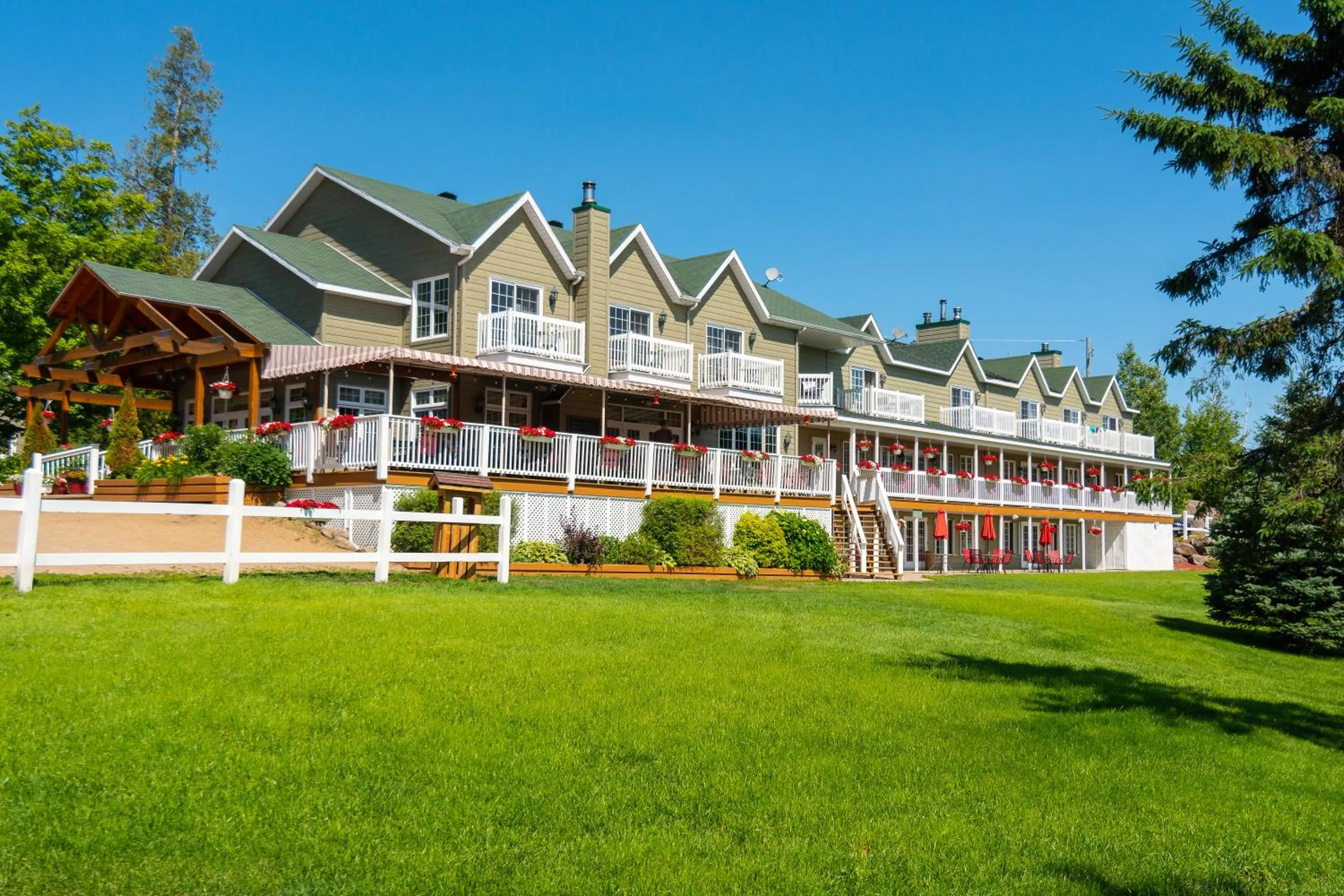 Facade/entrance in Pourvoirie du Lac Blanc