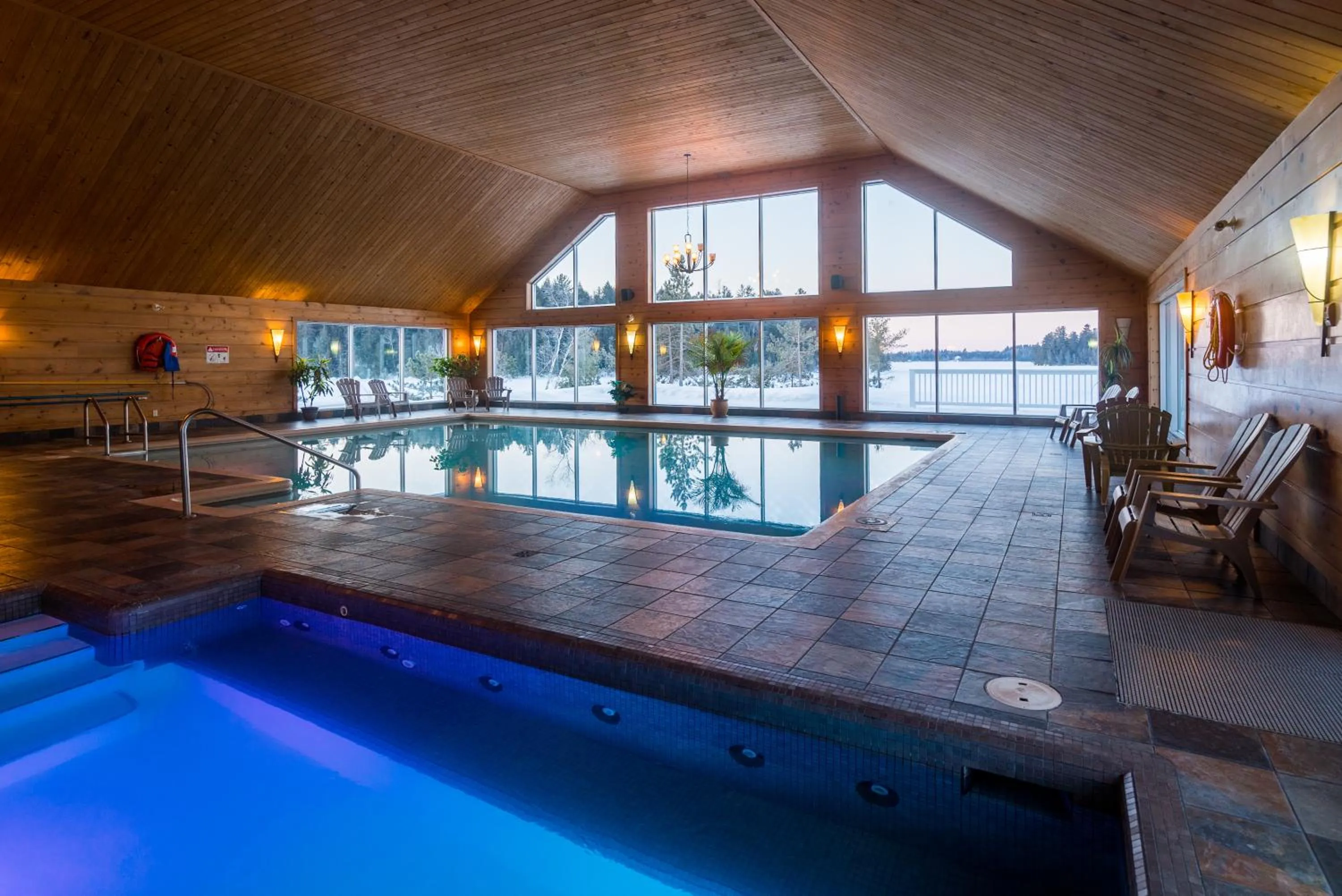 Swimming pool in Pourvoirie du Lac Blanc