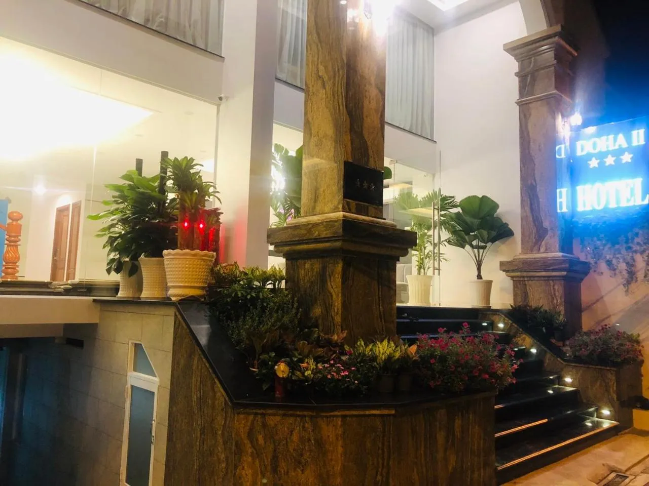 Facade/entrance in Doha 2 Hotel Saigon Airport