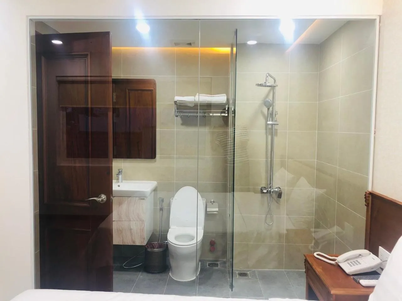 Bathroom in Doha 2 Hotel Saigon Airport