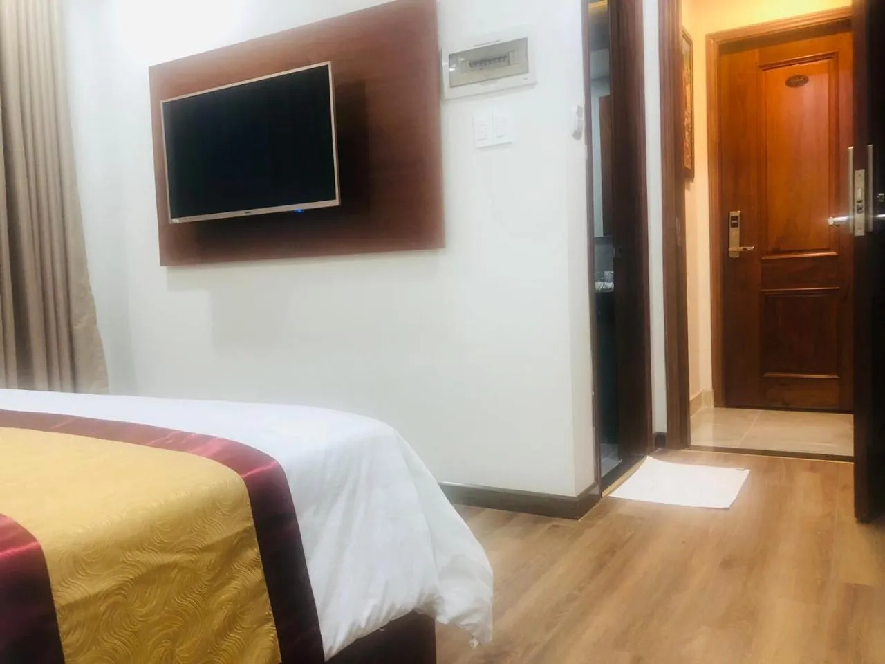 TV and multimedia, Bed in Doha 2 Hotel Saigon Airport