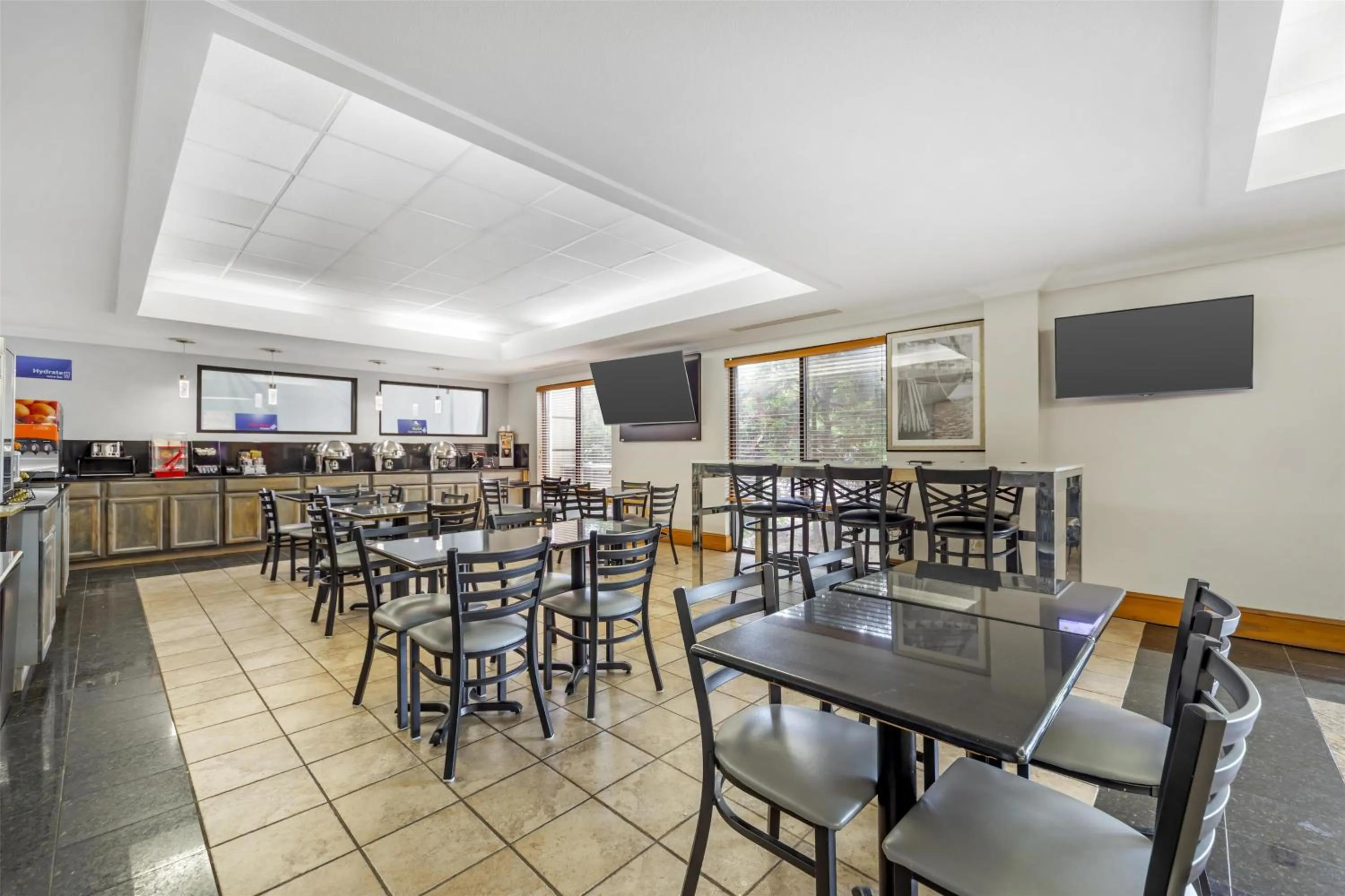 Breakfast in Best Western Chesapeake Bay North Inn