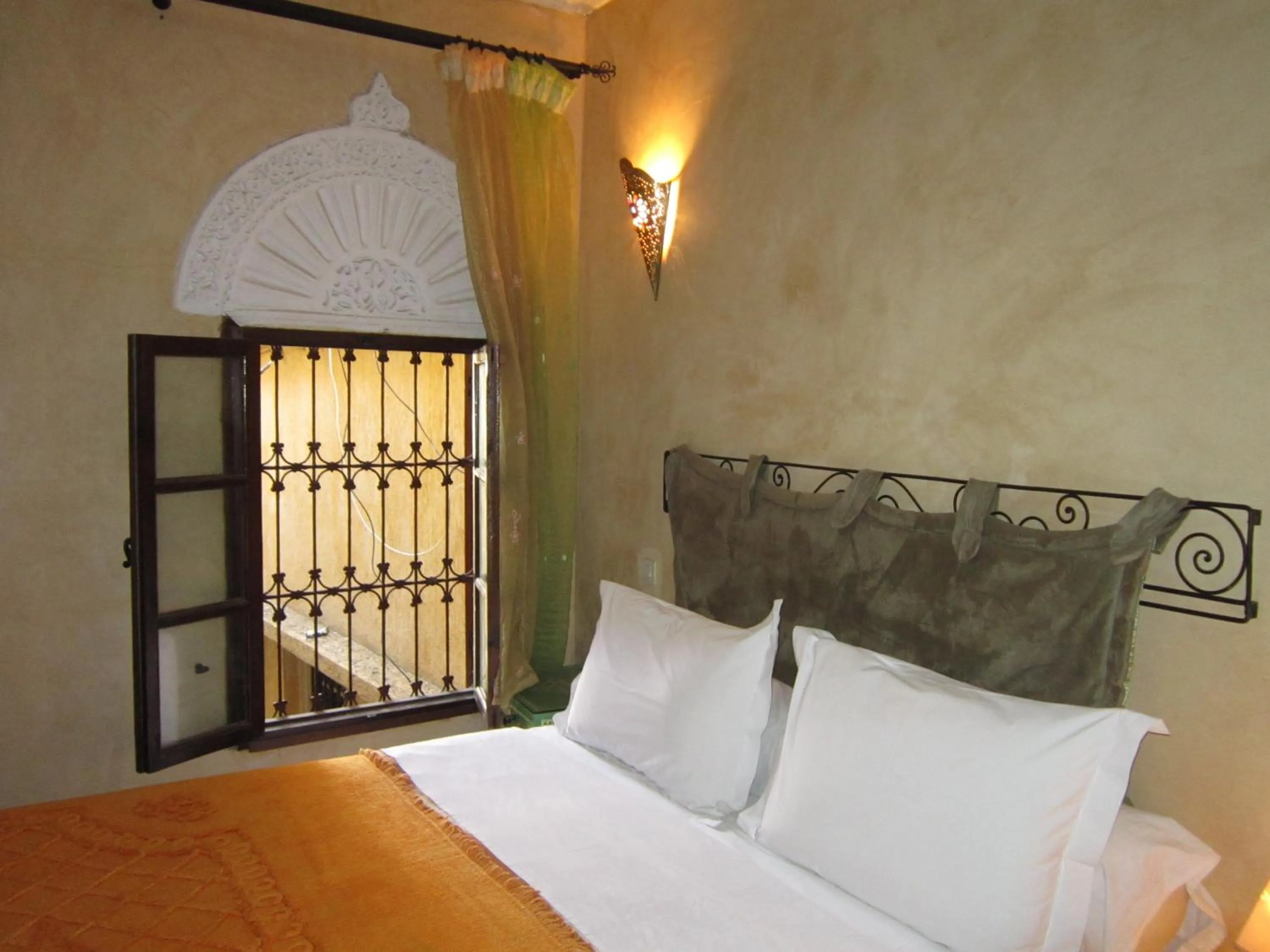 Photo of the whole room, Bed in Dar Aida