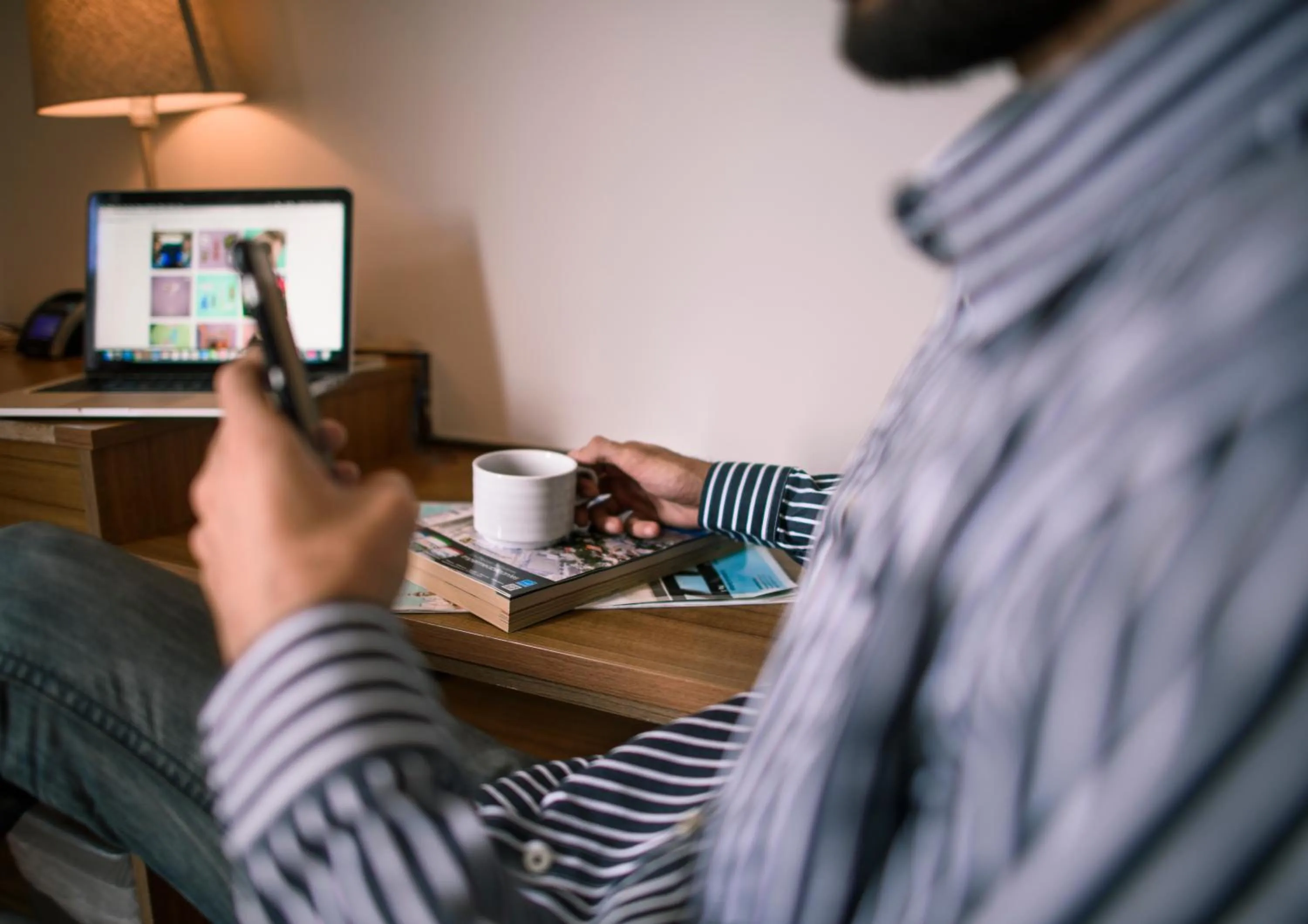 Living room in Weston Suites Hotel