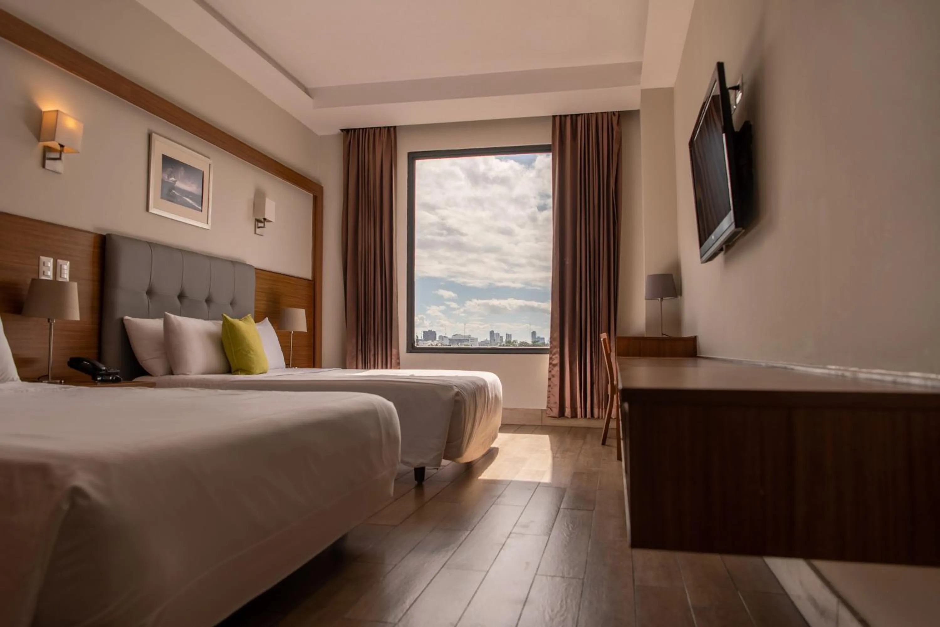 Photo of the whole room, Bed in Weston Suites Hotel