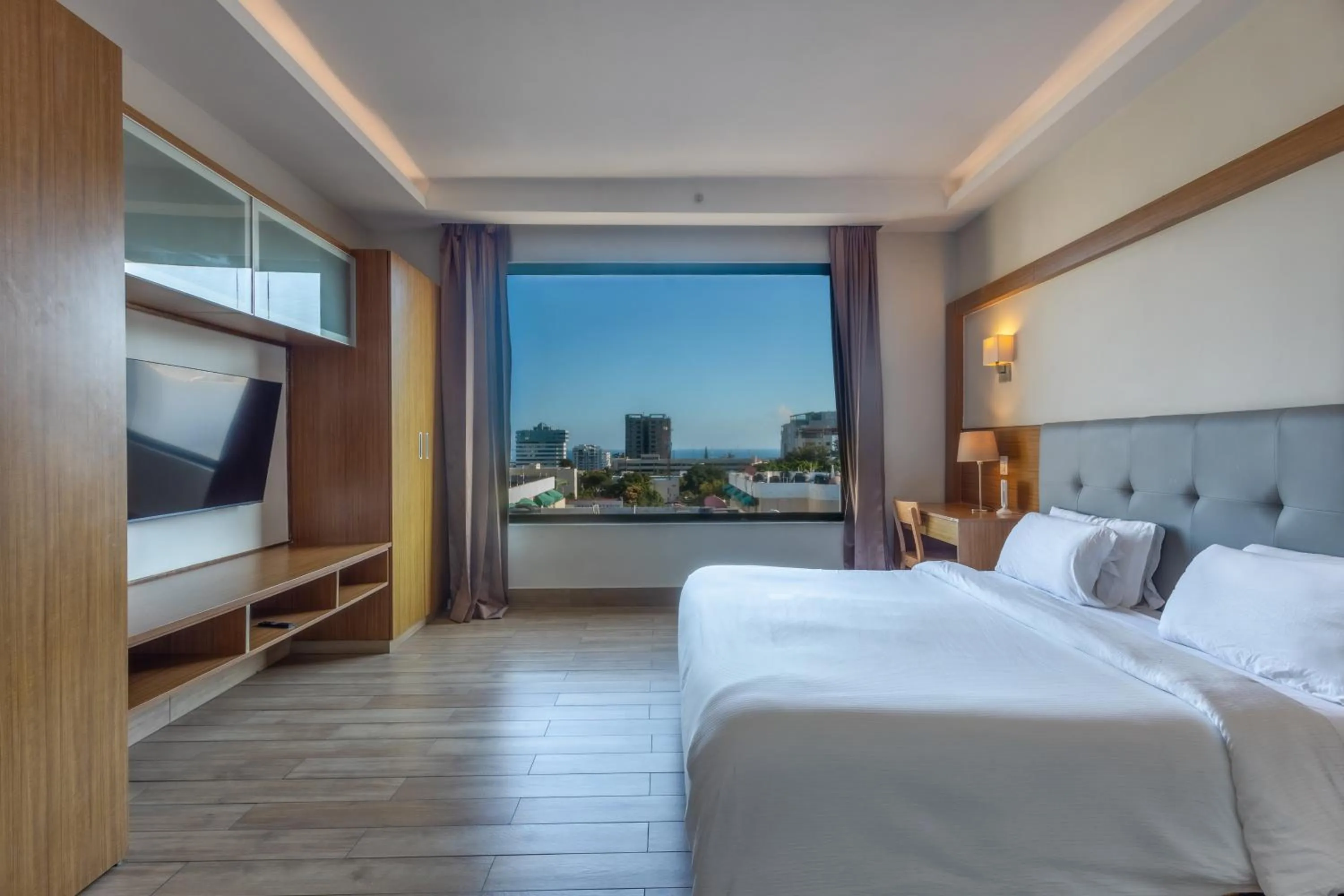 Photo of the whole room, Bed in Weston Suites Hotel