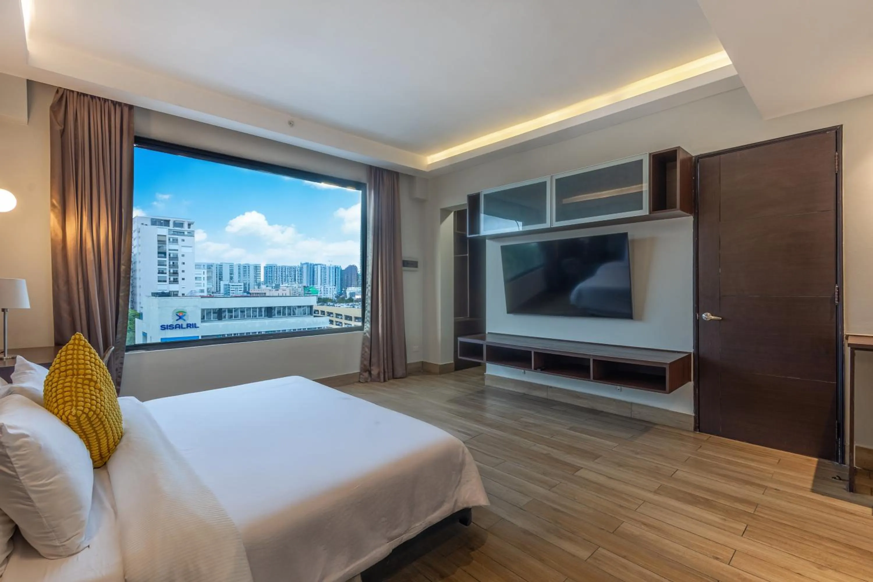 Photo of the whole room, Bed in Weston Suites Hotel