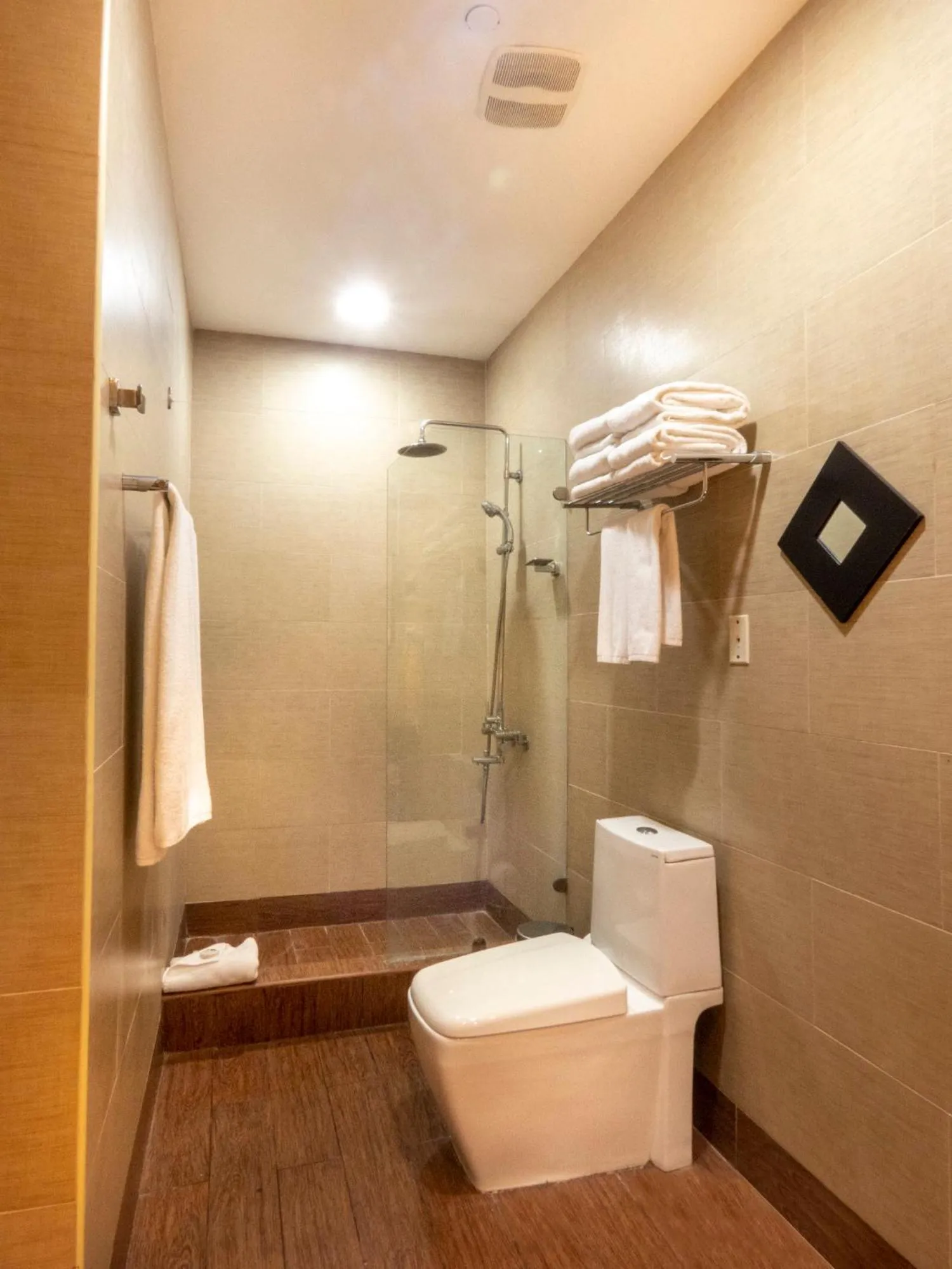 Bathroom in Weston Suites Hotel