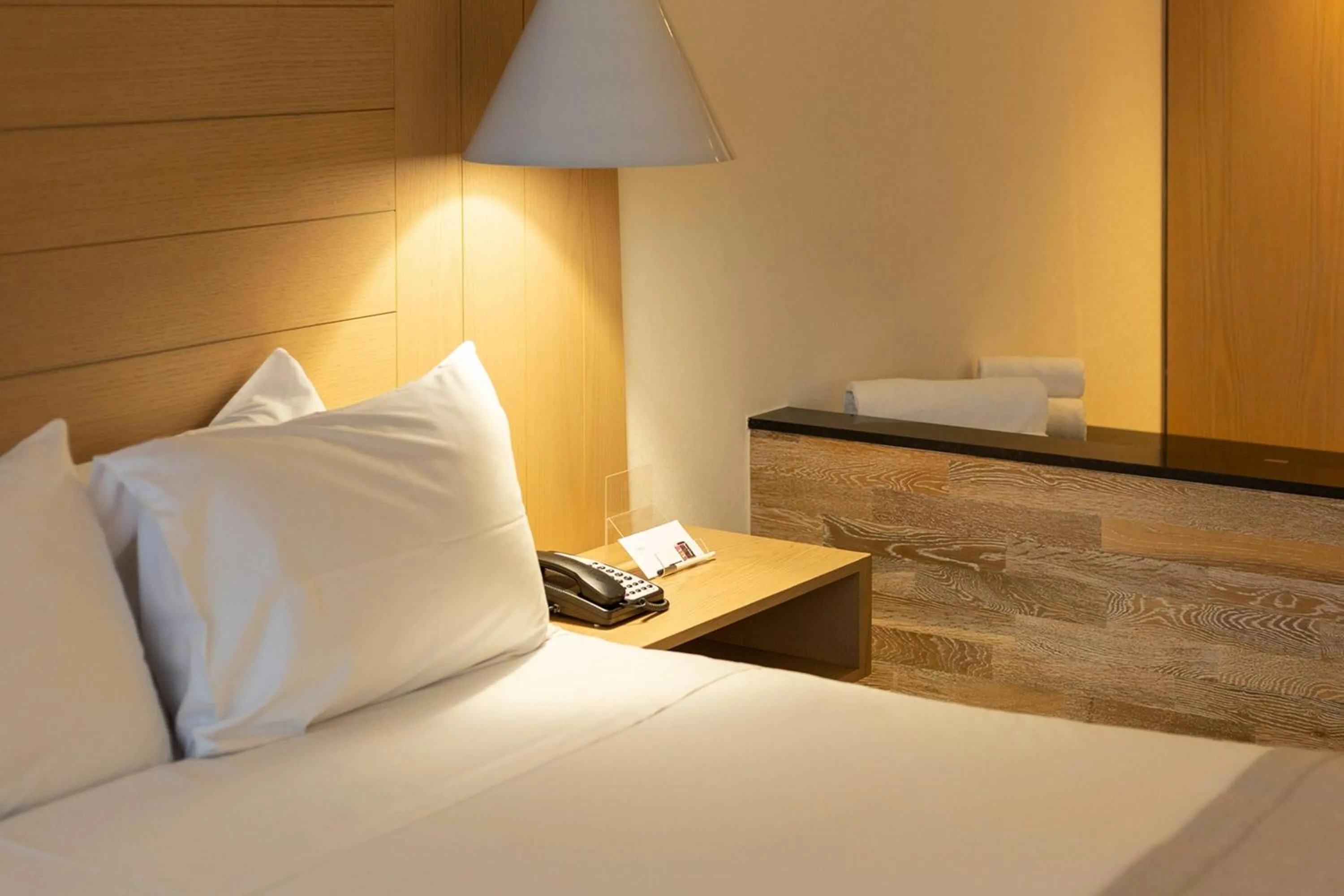 Photo of the whole room, Bed in Wyndham Concepcion Pettra