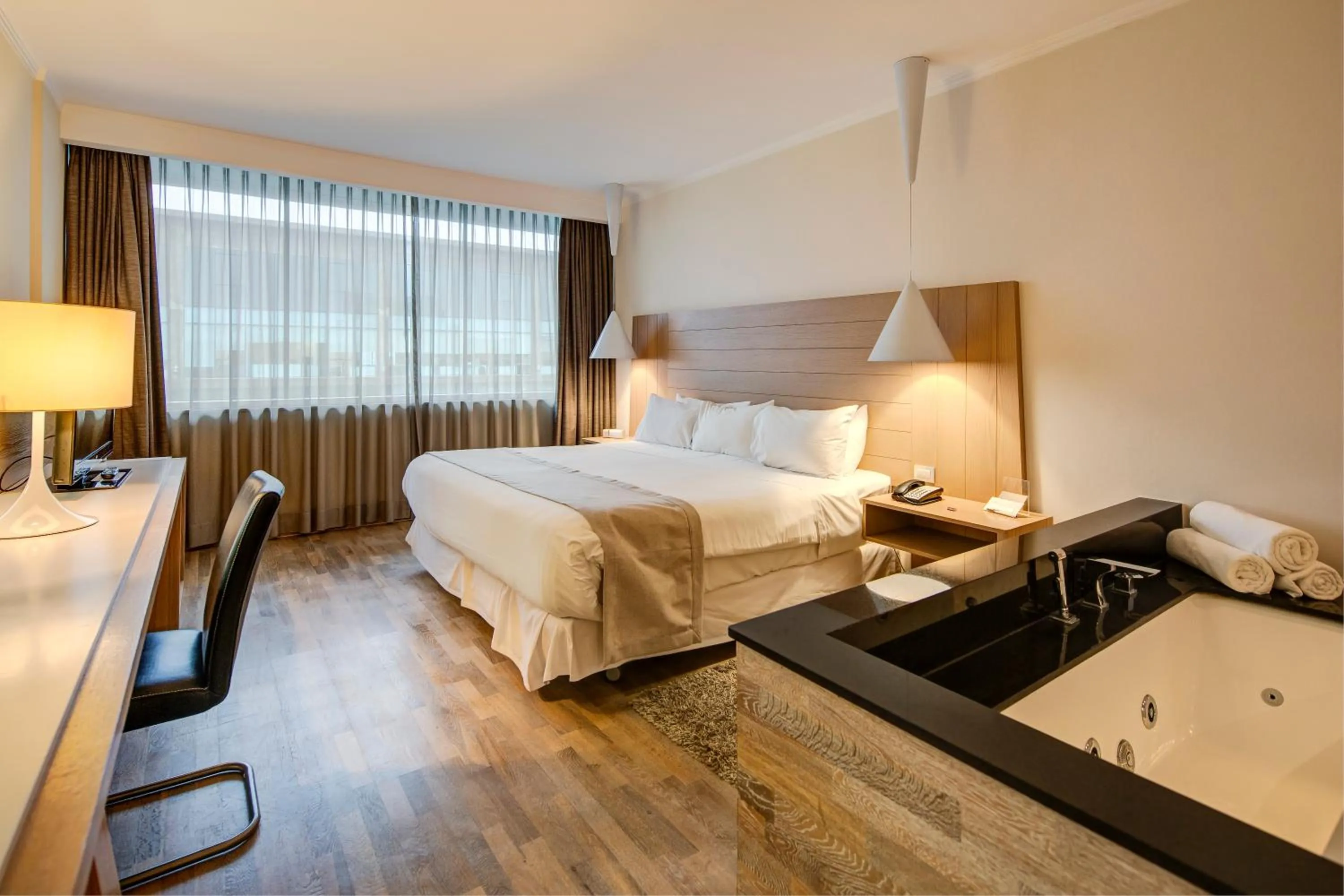 Bedroom, Bed in Wyndham Concepcion Pettra