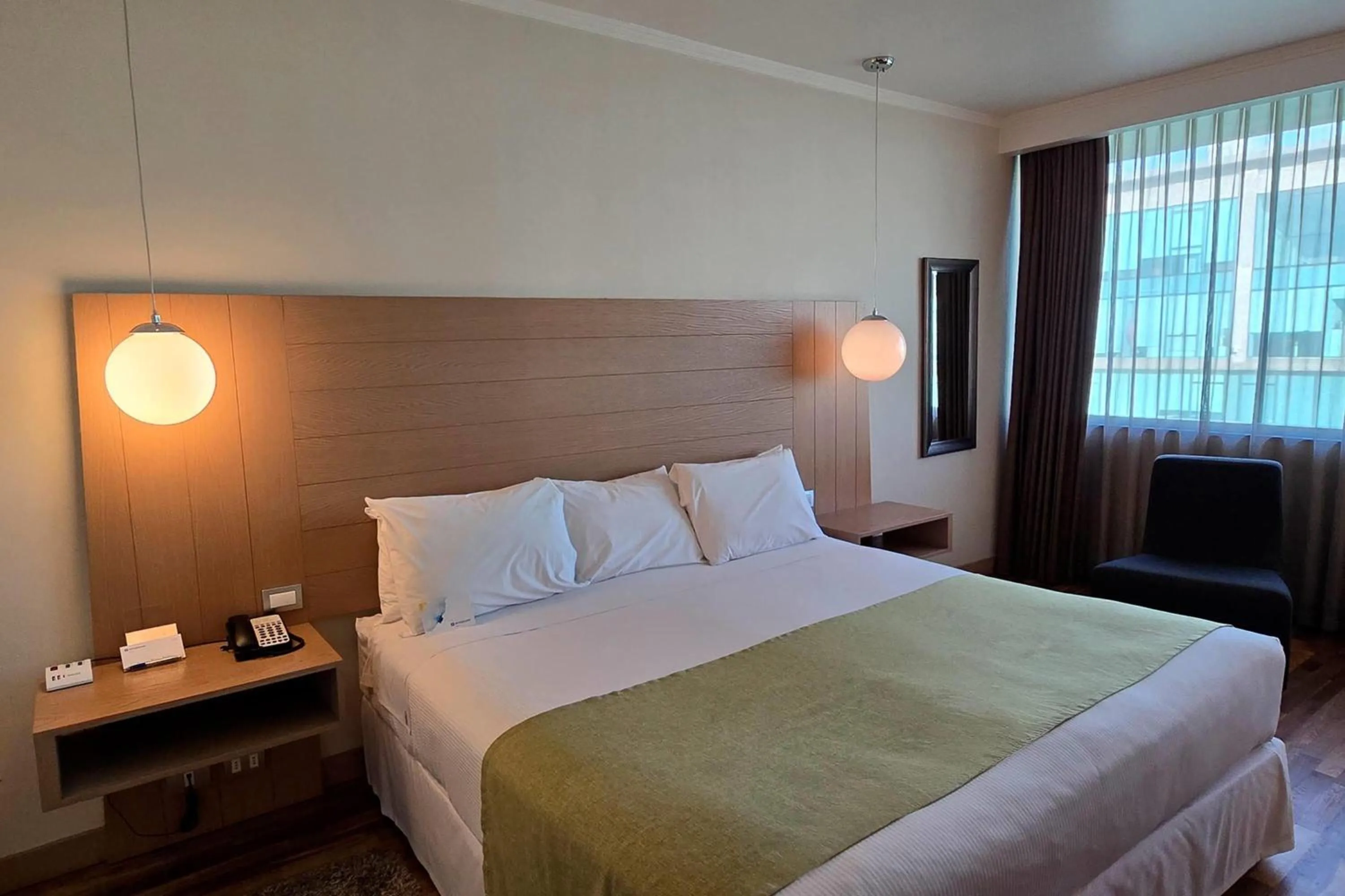 Photo of the whole room, Bed in Wyndham Concepcion Pettra
