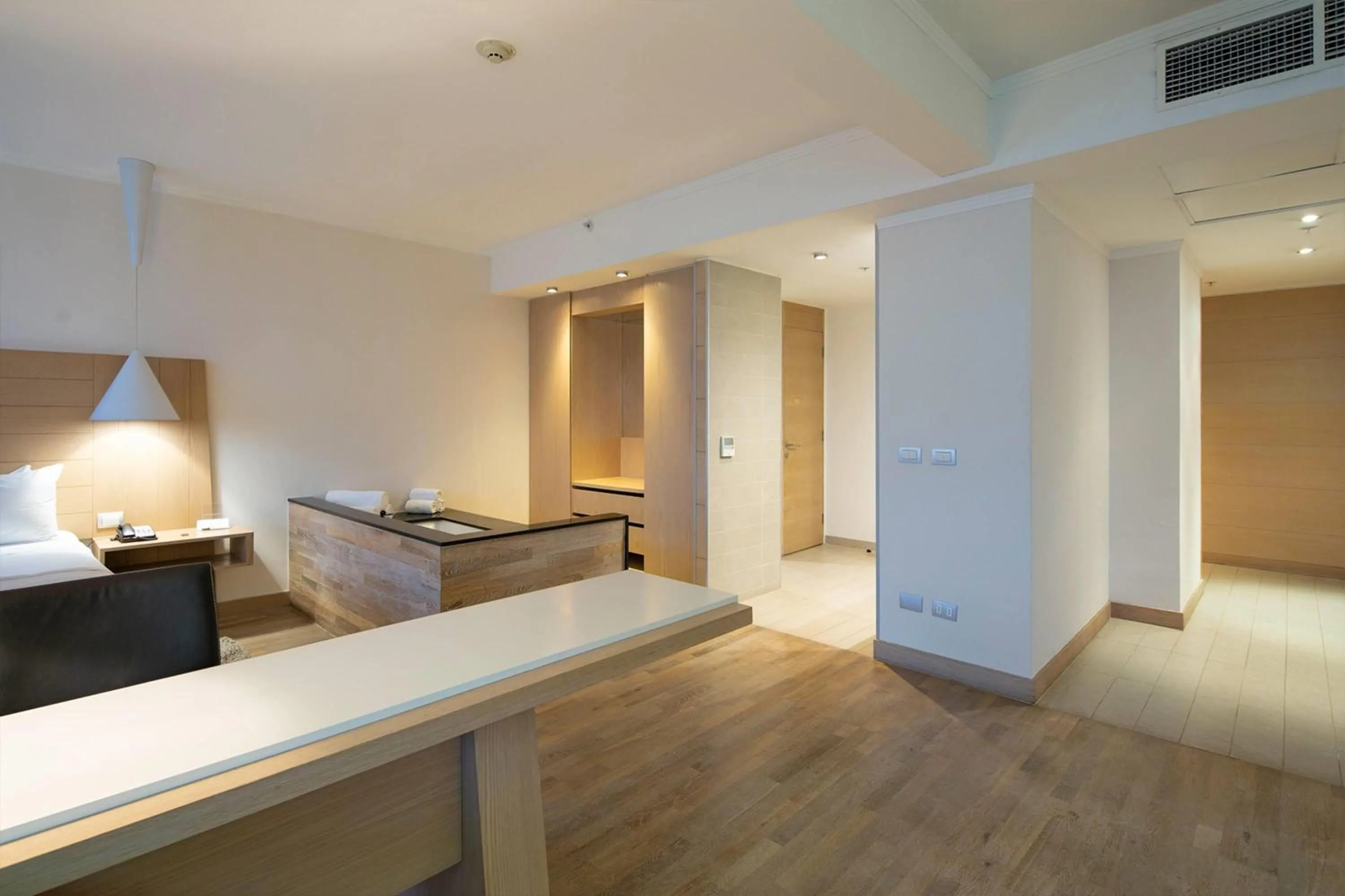 Photo of the whole room, Bed in Wyndham Concepcion Pettra