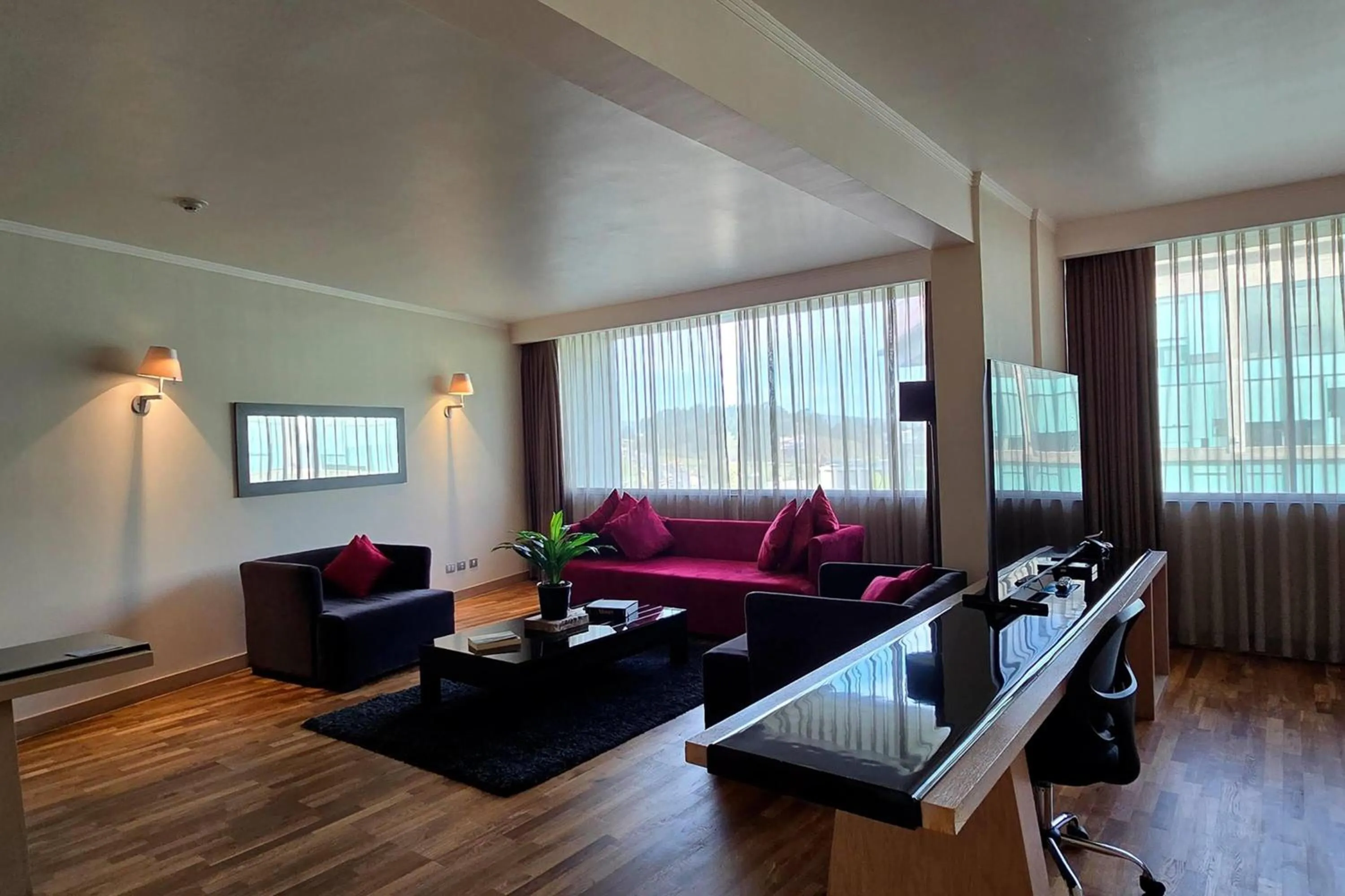 Photo of the whole room in Wyndham Concepcion Pettra